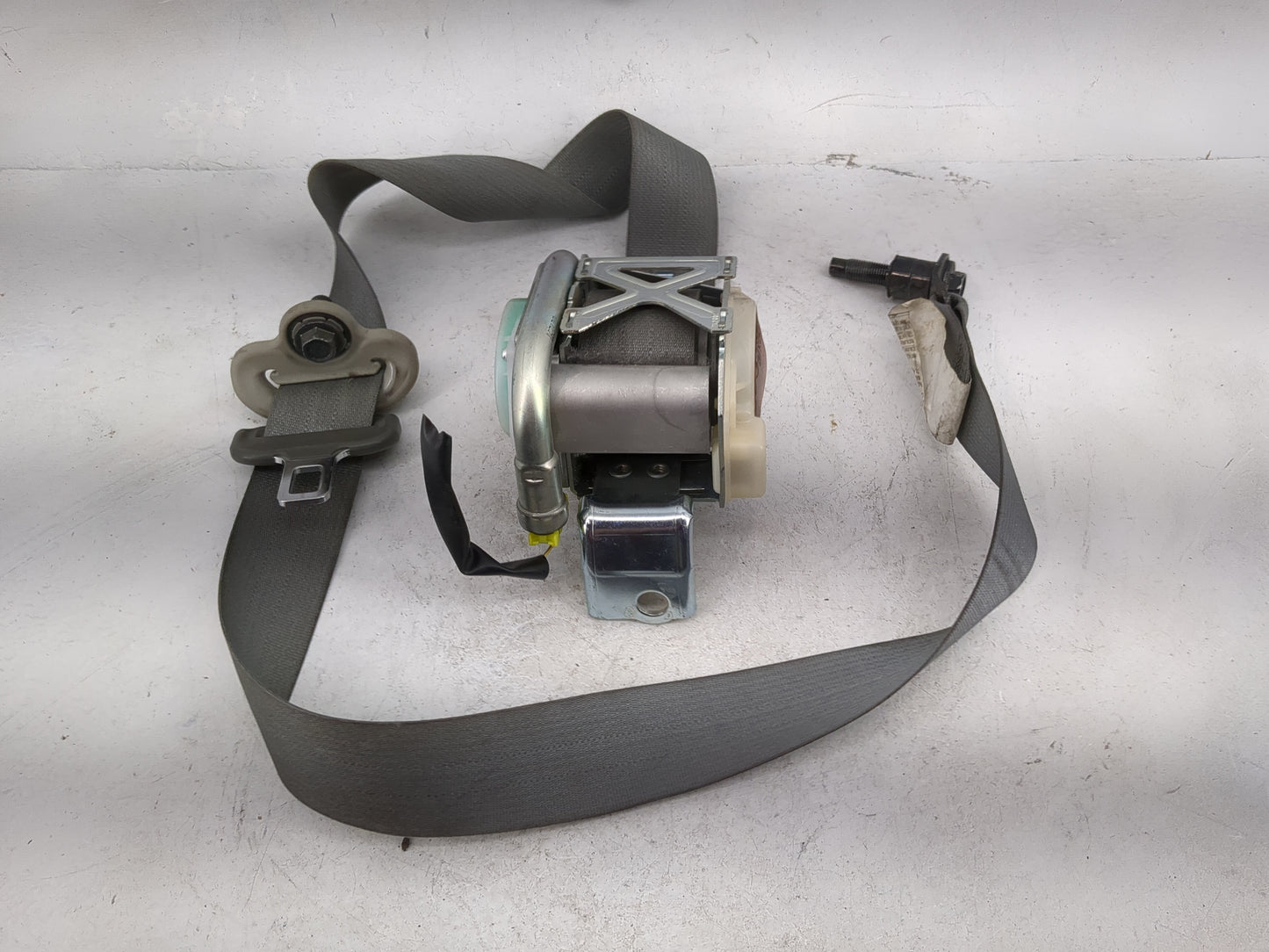 2011-2012 Nissan Frontier Driver Left Seat Belt Front Retractor Gray - Oemusedautoparts1.com