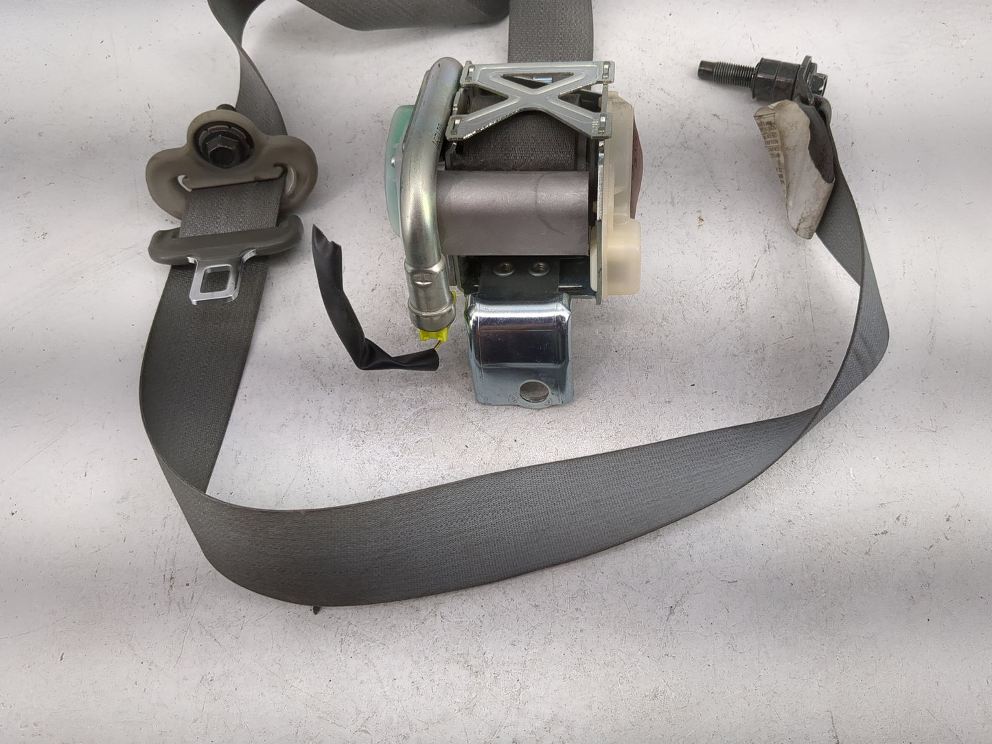 2011-2012 Nissan Frontier Driver Left Seat Belt Front Retractor Gray - Oemusedautoparts1.com