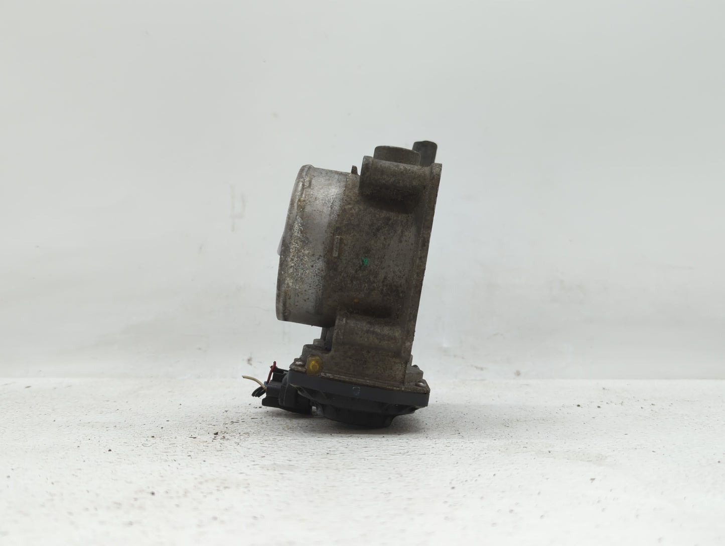2005-2012 Nissan Frontier Throttle Body P/N:16119 7S001 A 16119 7S001 B Fits OEM Used Auto Parts - Oemusedautoparts1.com