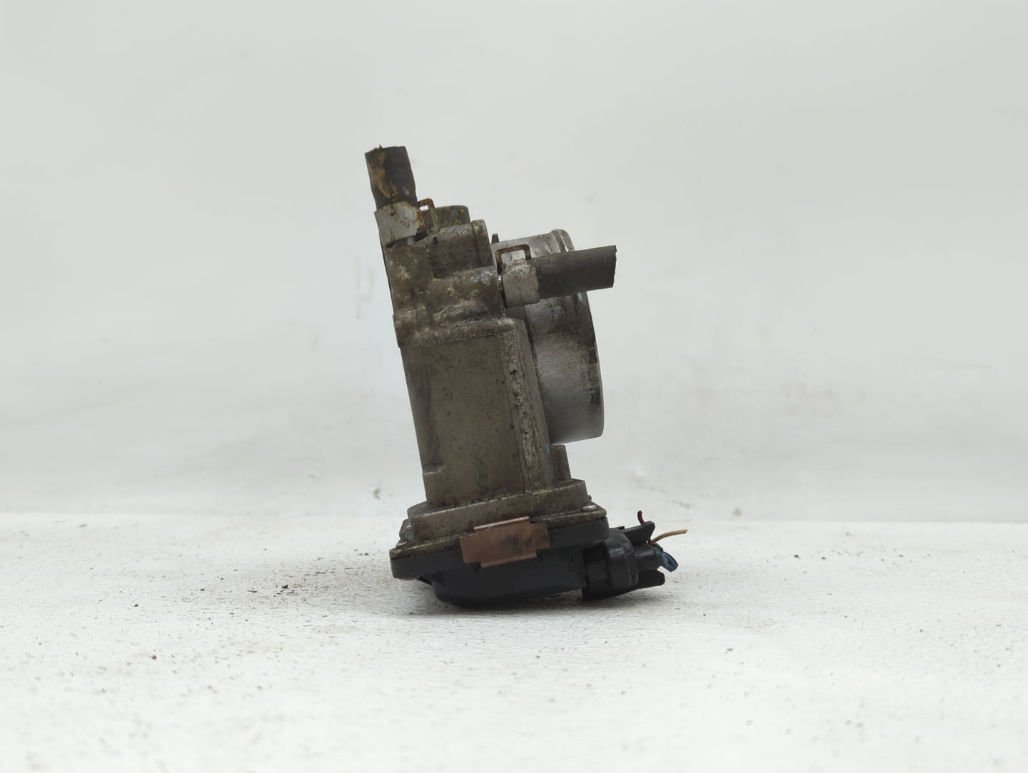 2005-2012 Nissan Frontier Throttle Body P/N:16119 7S001 A 16119 7S001 B Fits OEM Used Auto Parts - Oemusedautoparts1.com