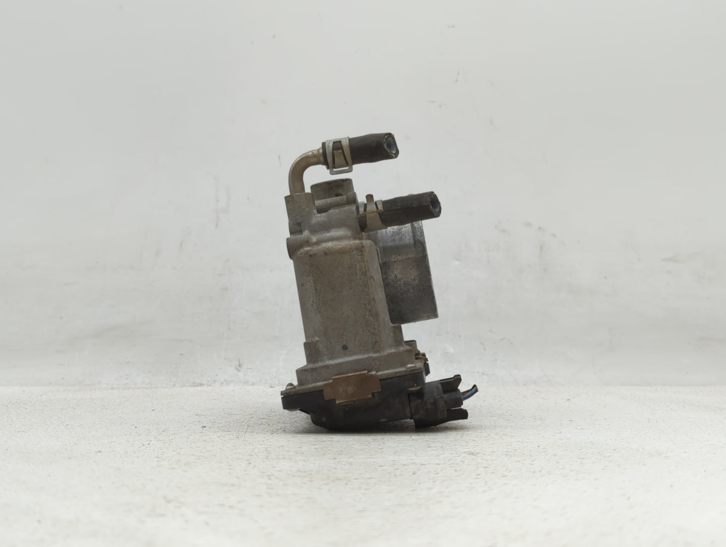 2012 Nissan Frontier Throttle Body P/N:EA-A60-01 F EA-A60-01 B Fits OEM Used Auto Parts - Oemusedautoparts1.com