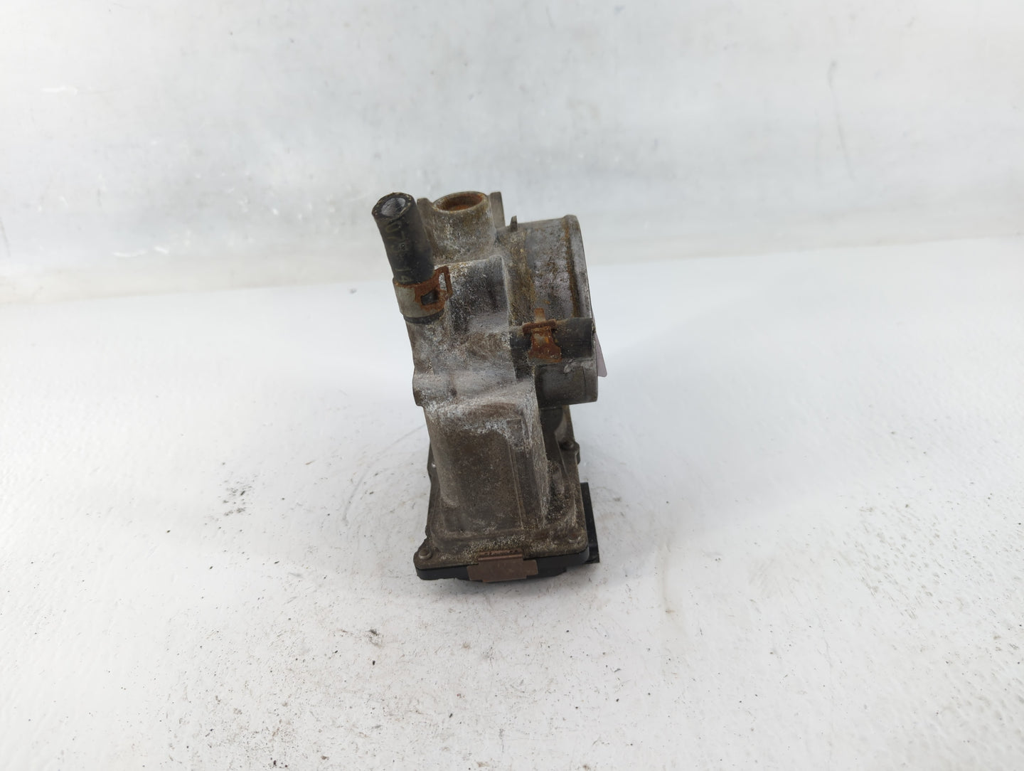 2005-2012 Nissan Frontier Throttle Body P/N:16119 7S001 Fits Fits 2005 2006 2007 2008 2009 2010 2011 2012 2013 2014 OEM Used