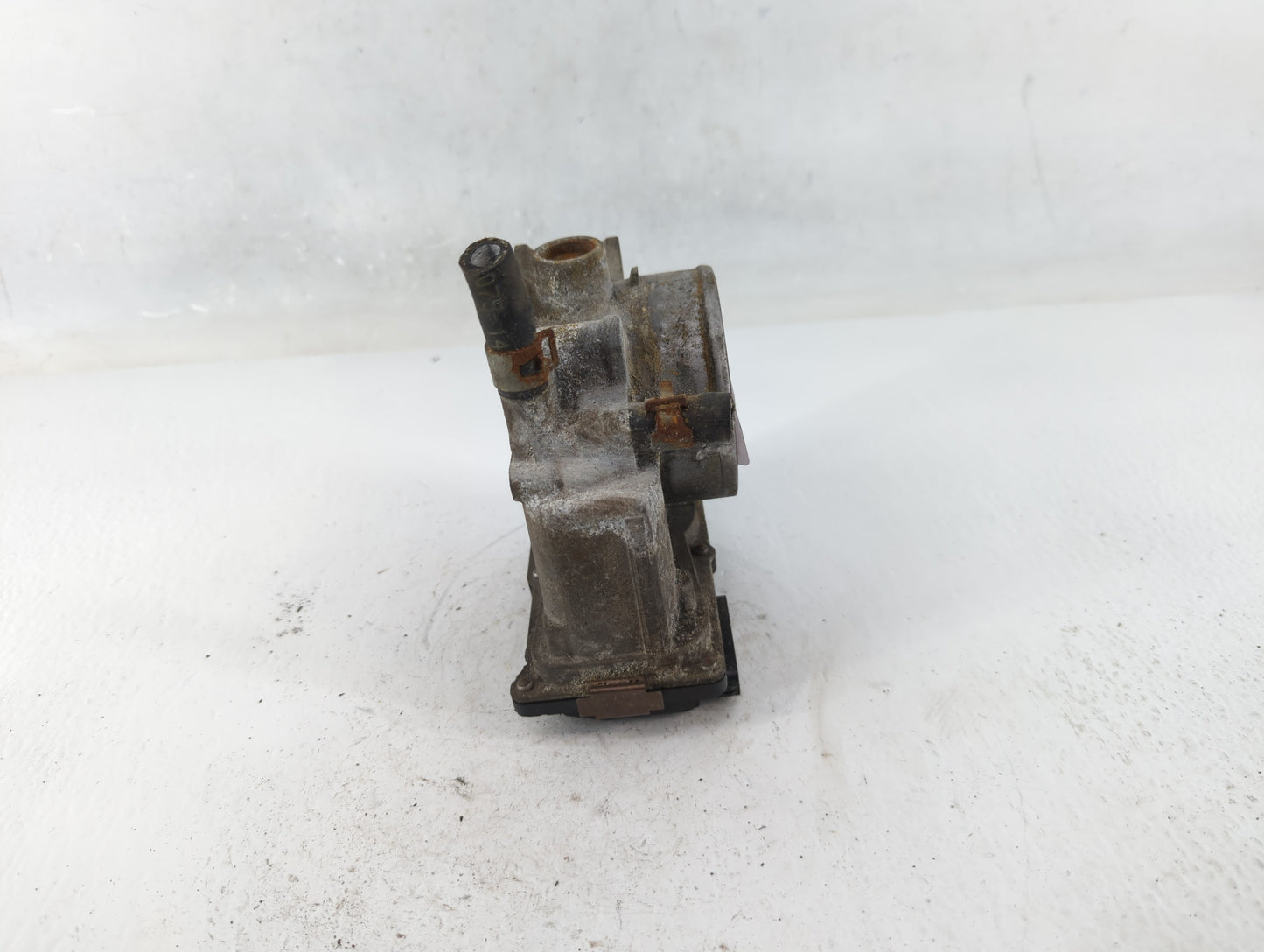 2005-2012 Nissan Frontier Throttle Body P/N:16119 7S001 Fits Fits 2005 2006 2007 2008 2009 2010 2011 2012 2013 2014 OEM Used