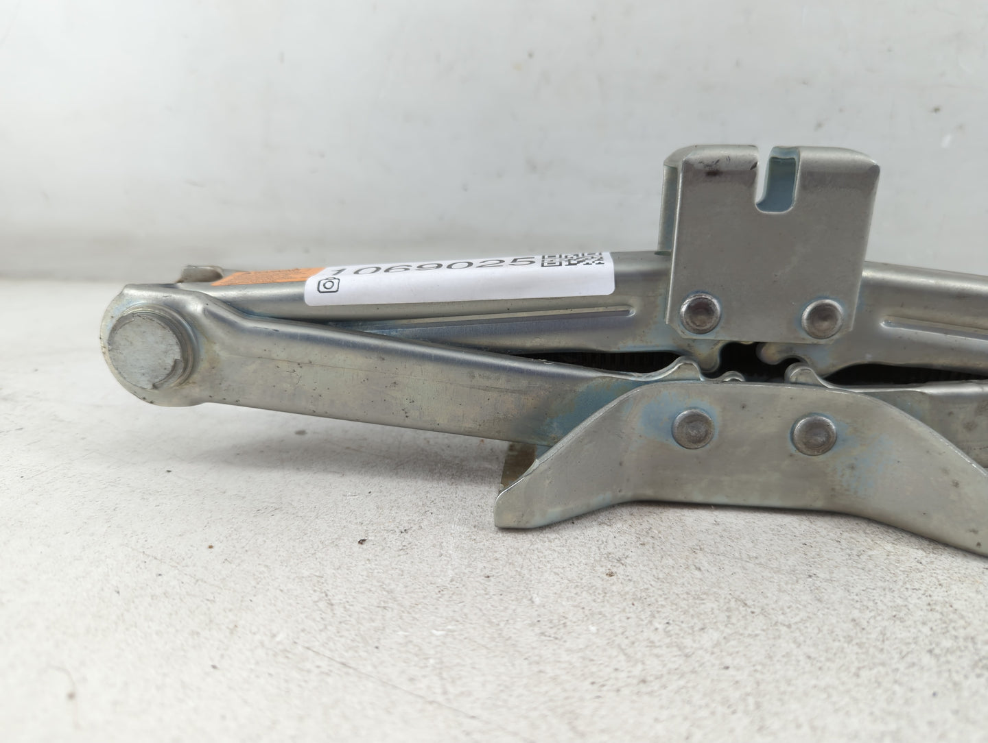 2012 Nissan Juke Spare Scissor Car Jack - Oemusedautoparts1.com