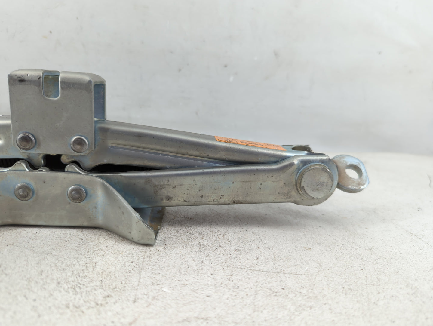 2012 Nissan Juke Spare Scissor Car Jack 1069025 - Oemusedautoparts1.com