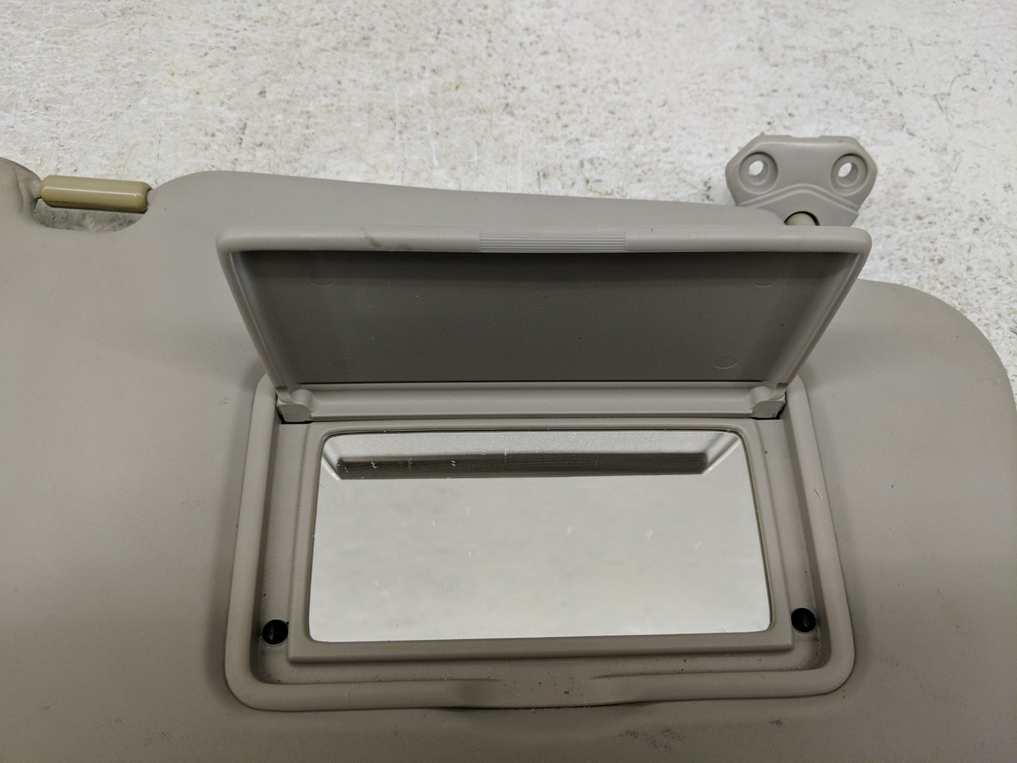2011-2013 Nissan Juke Sun Visor Shade Replacement Passenger Right Mirror Fits Fits 2011 2012 2013 OEM Used Auto Parts - Oemu