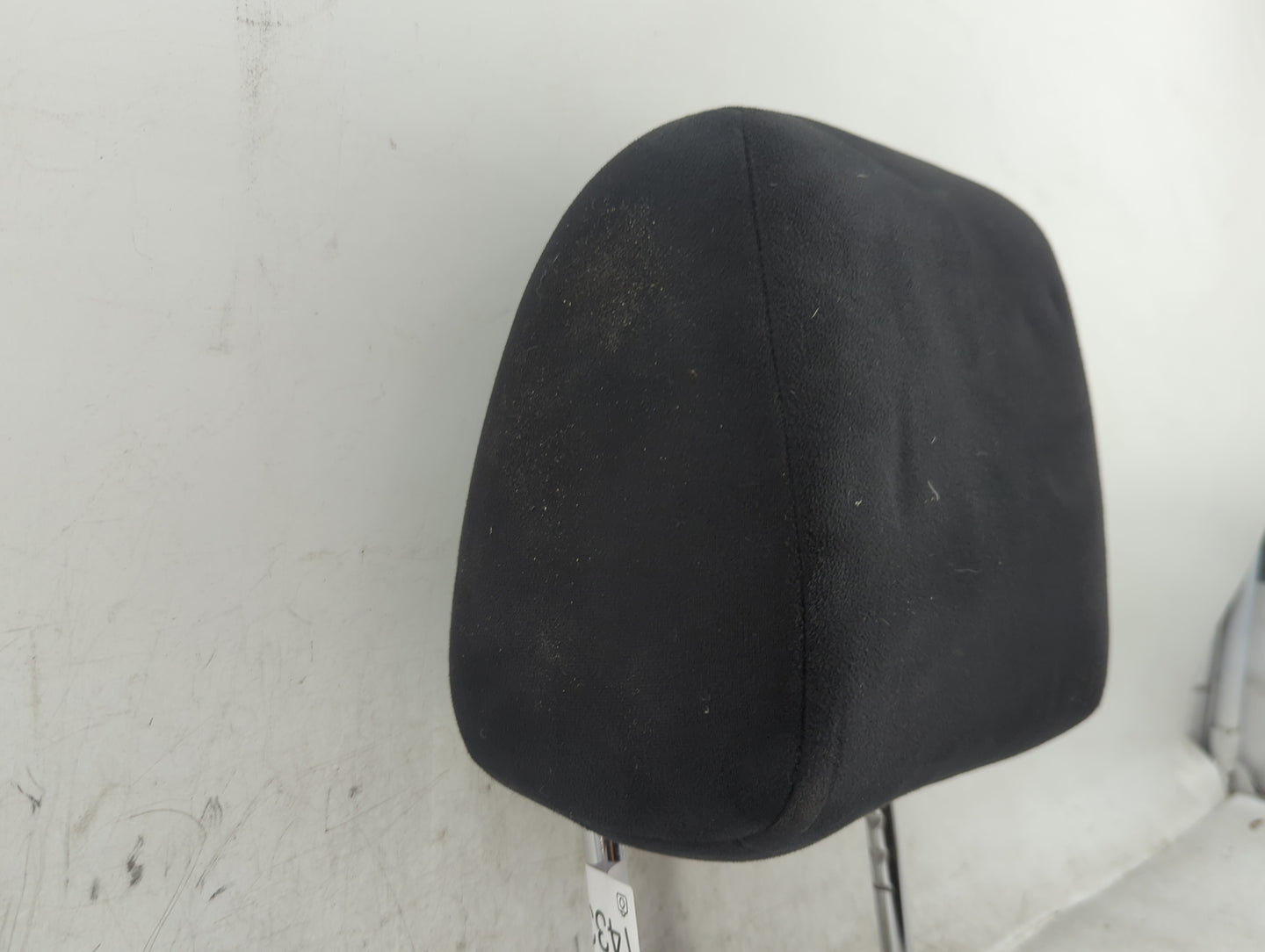 2011-2015 Nissan Juke Headrest Head Rest Front Driver Seat Black - Oemusedautoparts1.com