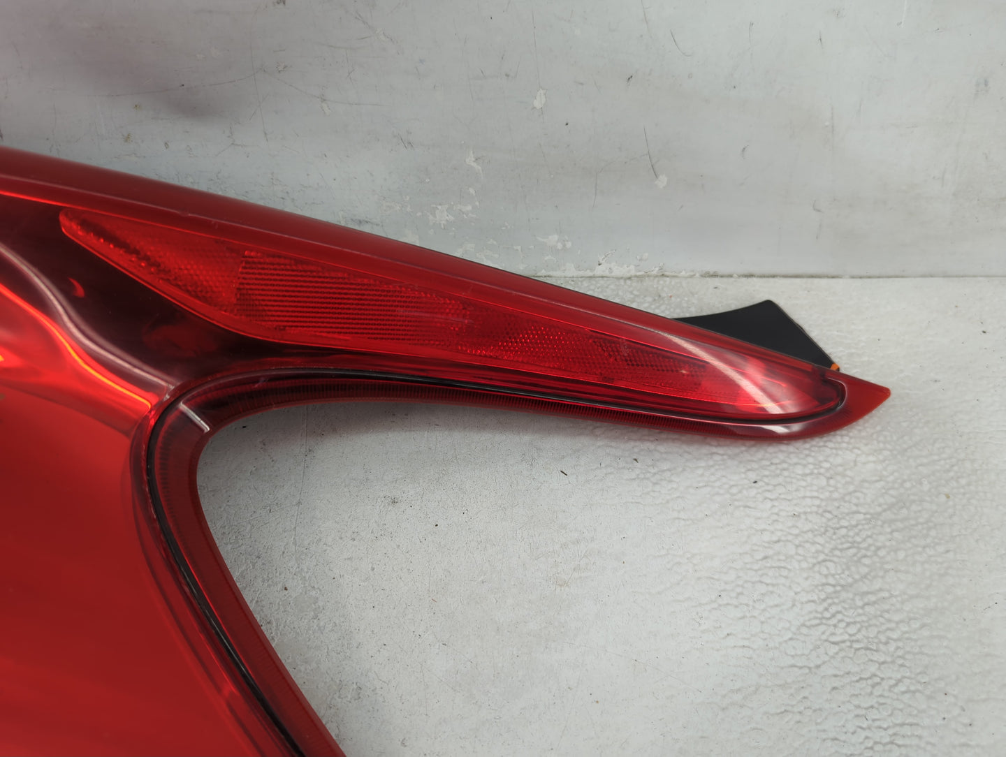 2011-2014 Nissan Juke Tail Light Assembly Driver Left OEM P/N:1927C Fits Fits 2011 2012 2013 2014 OEM Used Auto Parts - Oemu