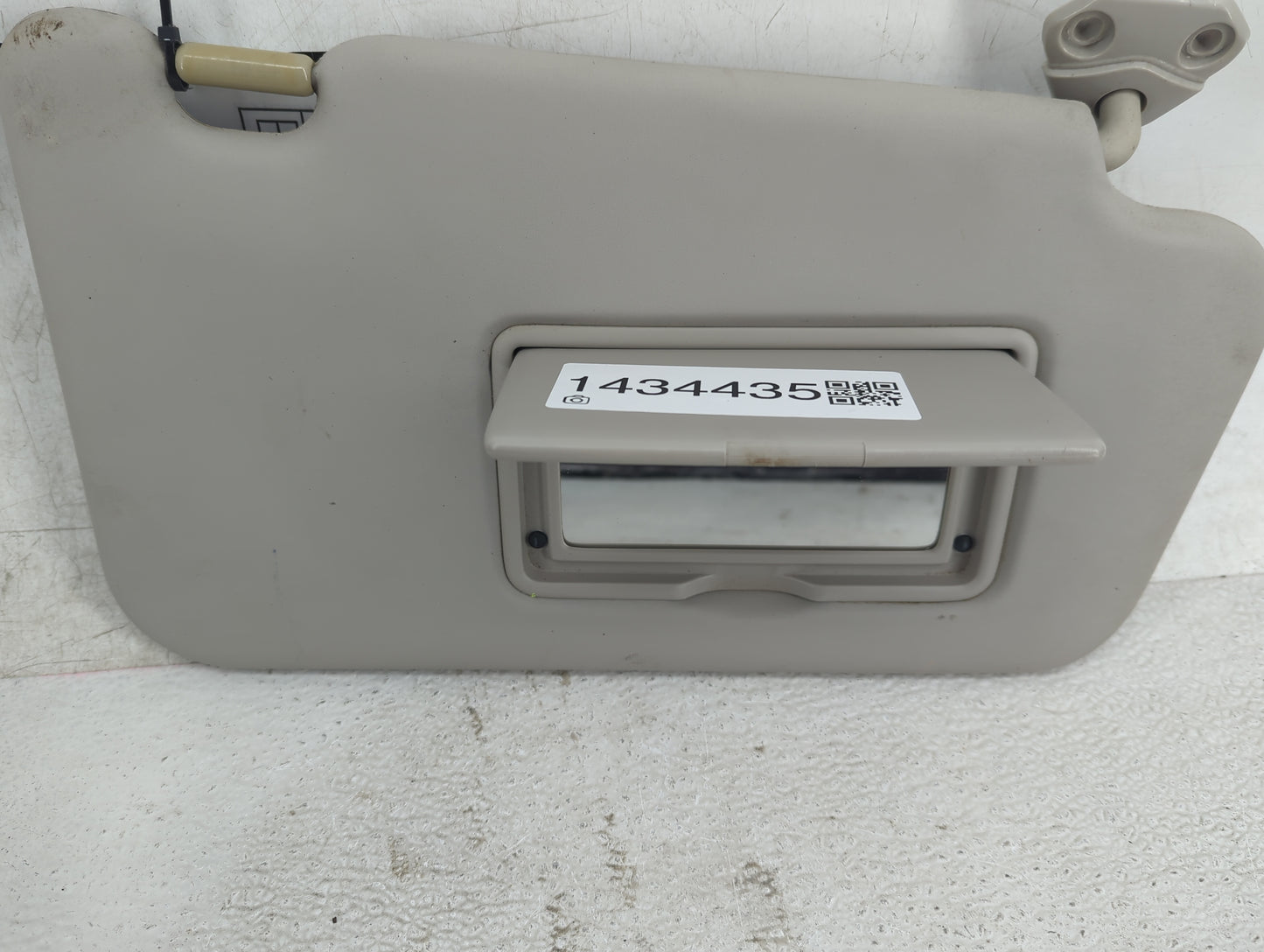 2011-2013 Nissan Juke Sun Visor Shade Replacement Passenger Right Mirror Fits Fits 2011 2012 2013 OEM Used Auto Parts - Oemu