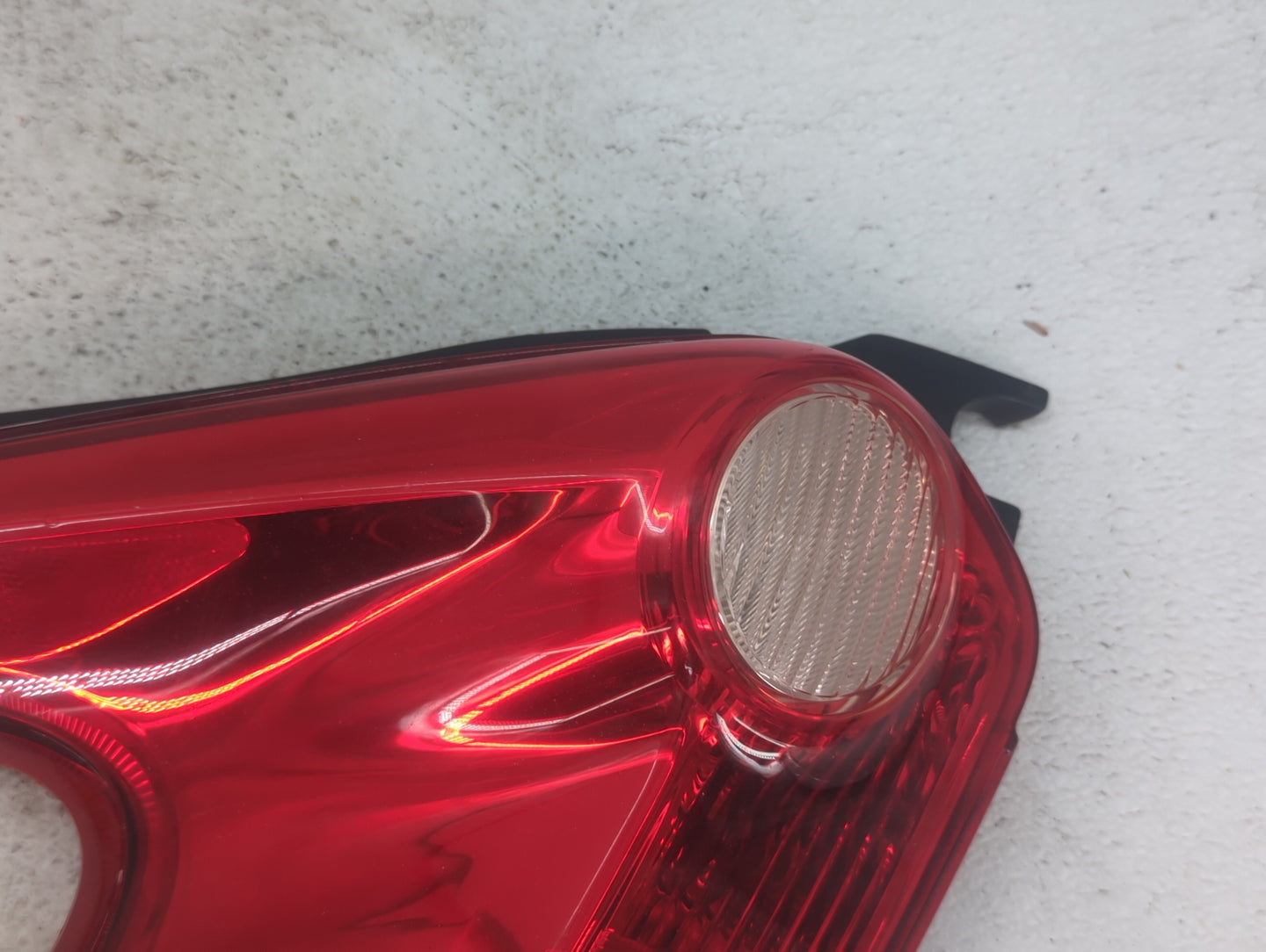 2011-2014 Nissan Juke Tail Light Assembly Driver Left OEM Fits Fits 2011 2012 2013 2014 OEM Used Auto Parts - Oemusedautopar