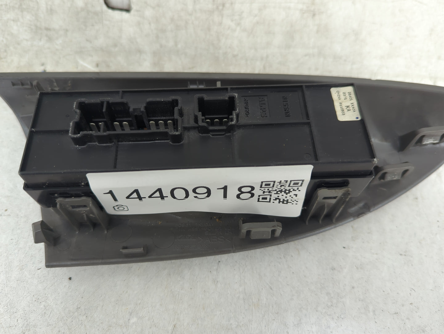 2011-2017 Nissan Juke Master Power Window Switch Replacement Driver Side Left P/N:25401 1KA0A Fits OEM Used Auto Parts - Oem