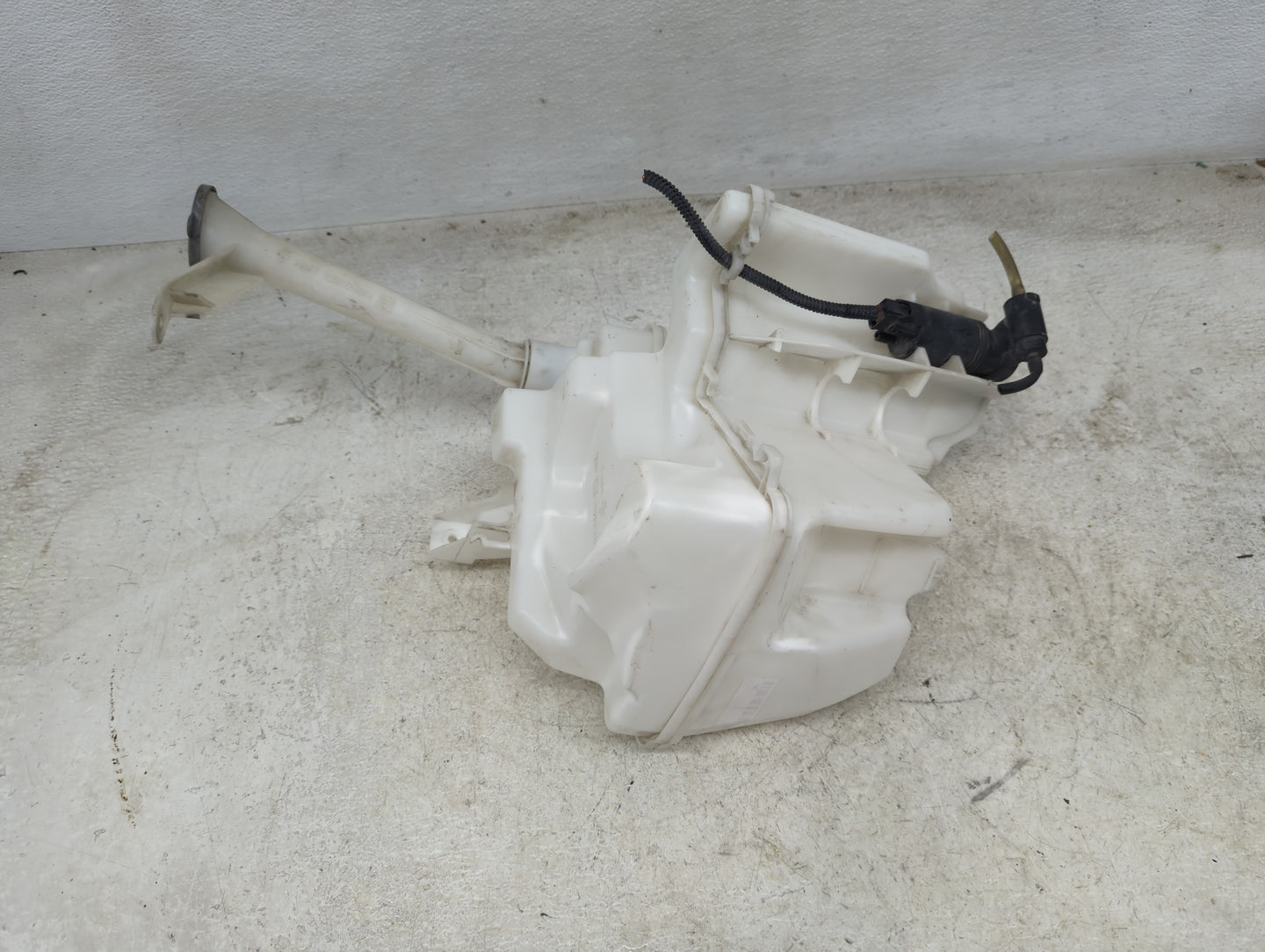 2011-2017 Nissan Juke Windshield Washer Fluid Reservoir Bottle Oem - Oemusedautoparts1.com