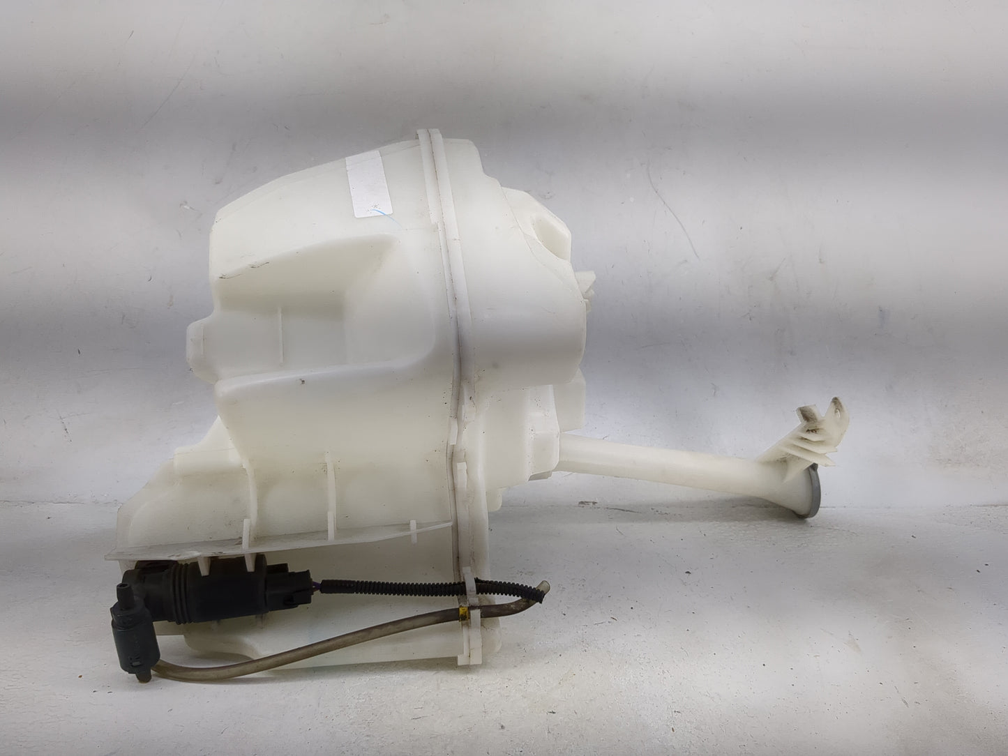 2011-2017 Nissan Juke Windshield Washer Fluid Reservoir Bottle 1482437 - Oemusedautoparts1.com