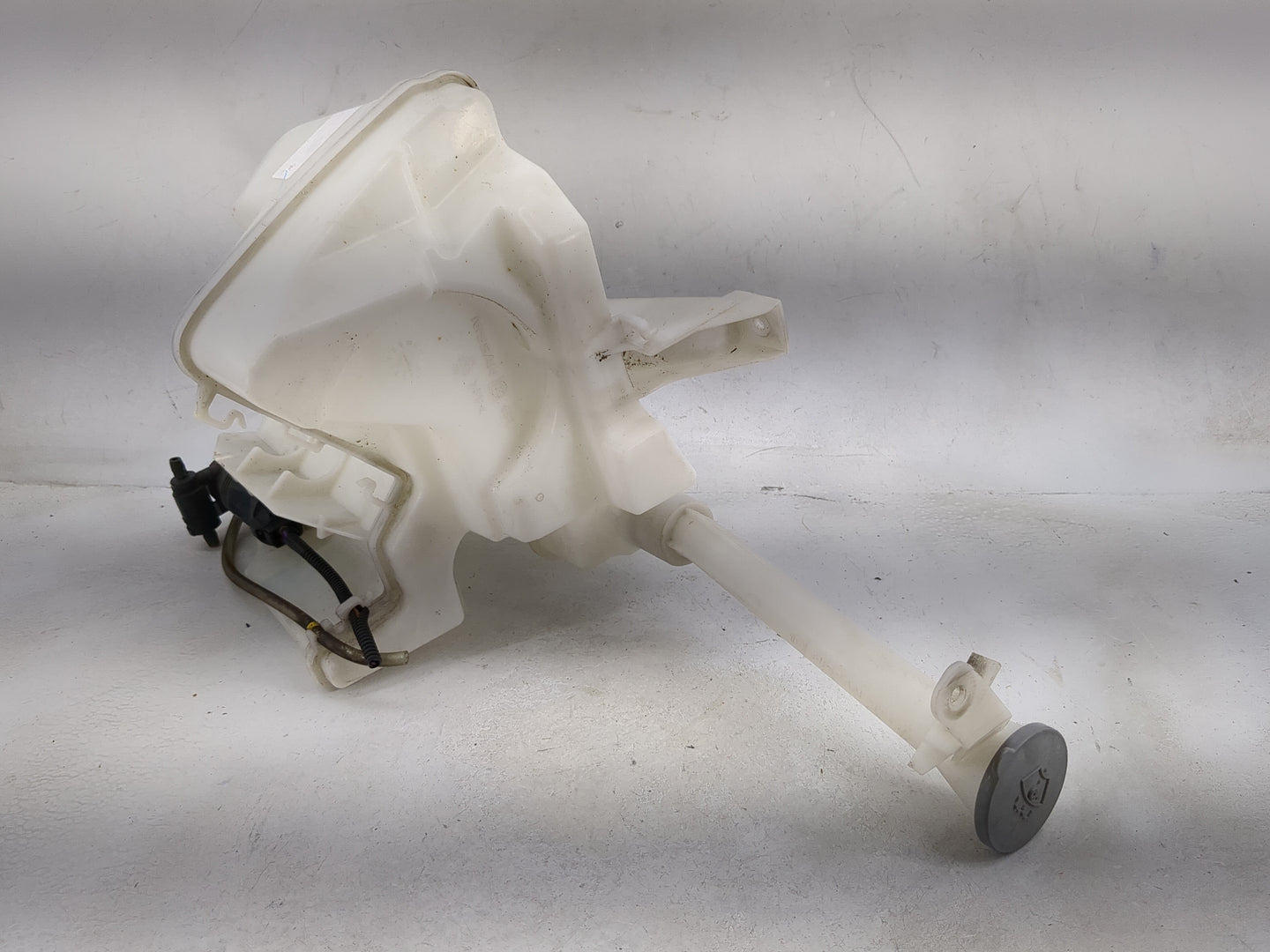 2011-2017 Nissan Juke Windshield Washer Fluid Reservoir Bottle 1482437 - Oemusedautoparts1.com