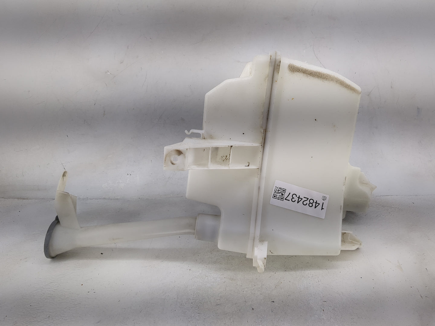 2011-2017 Nissan Juke Windshield Washer Fluid Reservoir Bottle 1482437 - Oemusedautoparts1.com