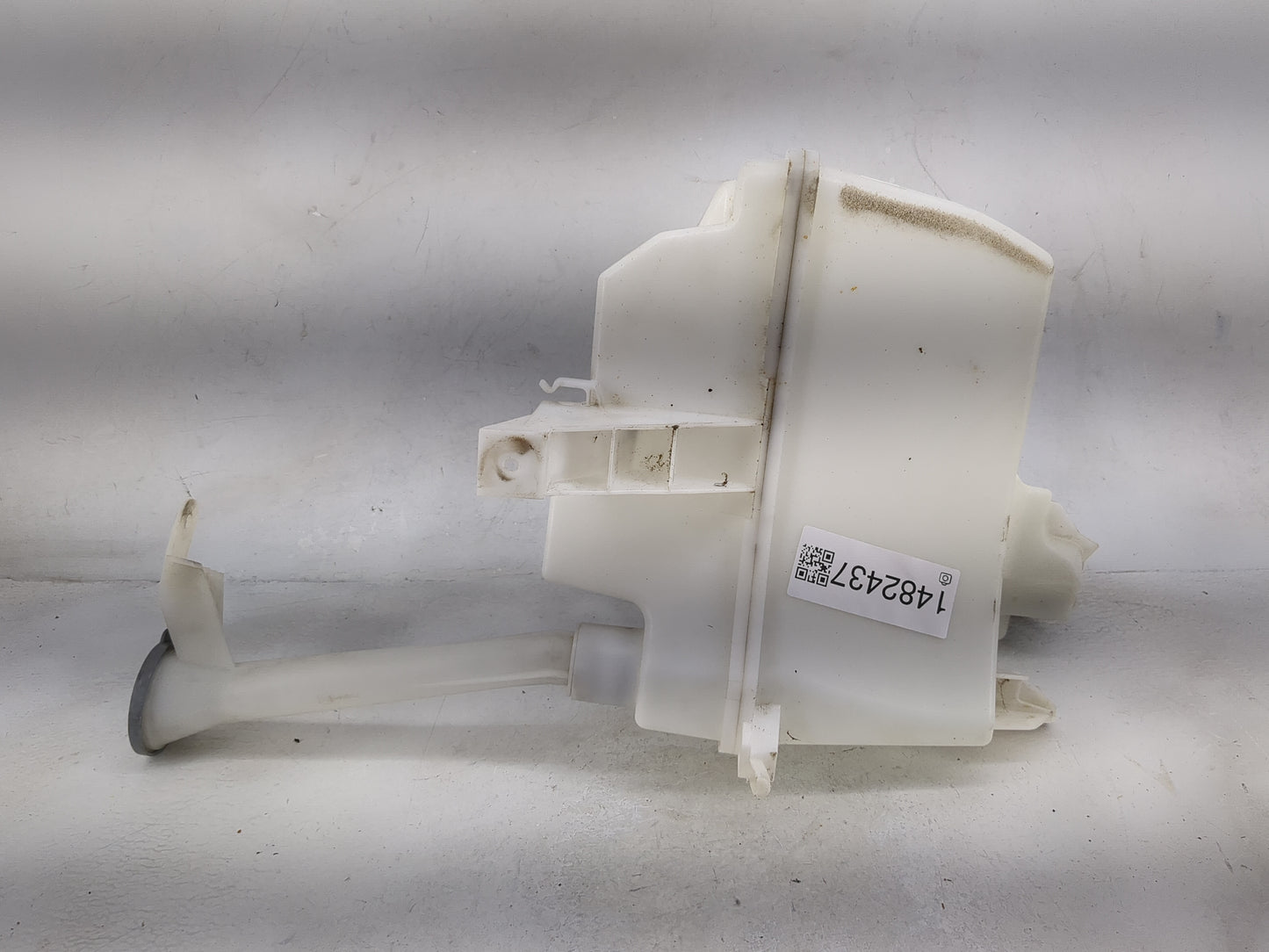2011-2017 Nissan Juke Windshield Washer Fluid Reservoir Bottle 1482437 - Oemusedautoparts1.com