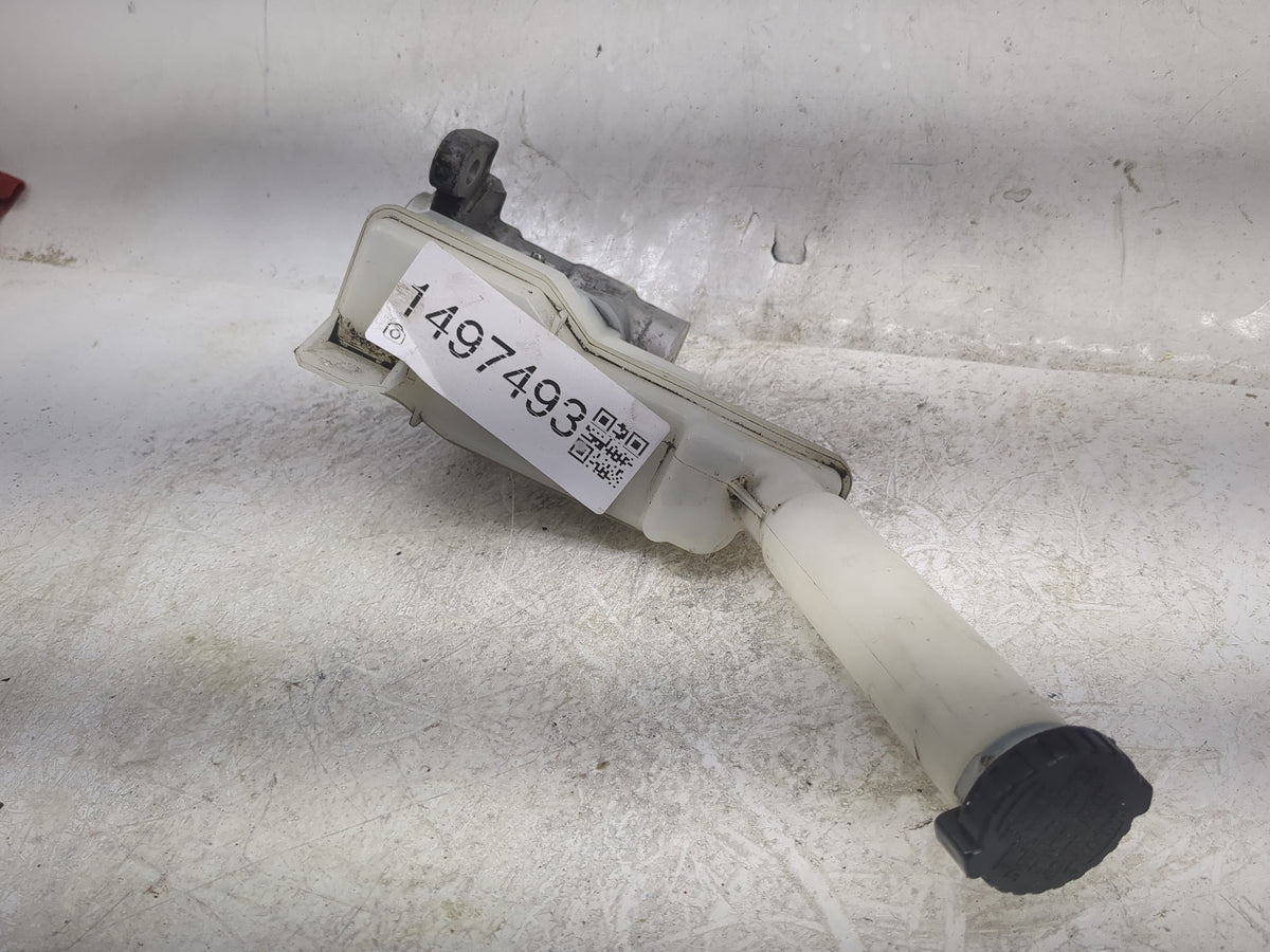 2011-2017 Nissan Juke Brake Master Cylinder 1497493 - Oemusedautoparts1.com