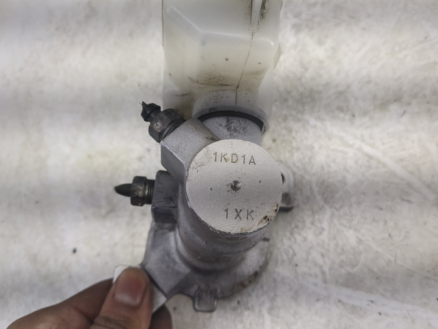 2011-2017 Nissan Juke Brake Master Cylinder 1497493 - Oemusedautoparts1.com