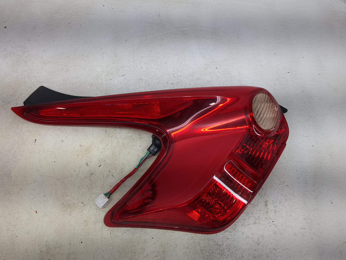 2011-2014 Nissan Juke Tail Light Assembly Driver Left OEM Fits Fits 2011 2012 2013 2014 OEM Used Auto Parts - Oemusedautopar