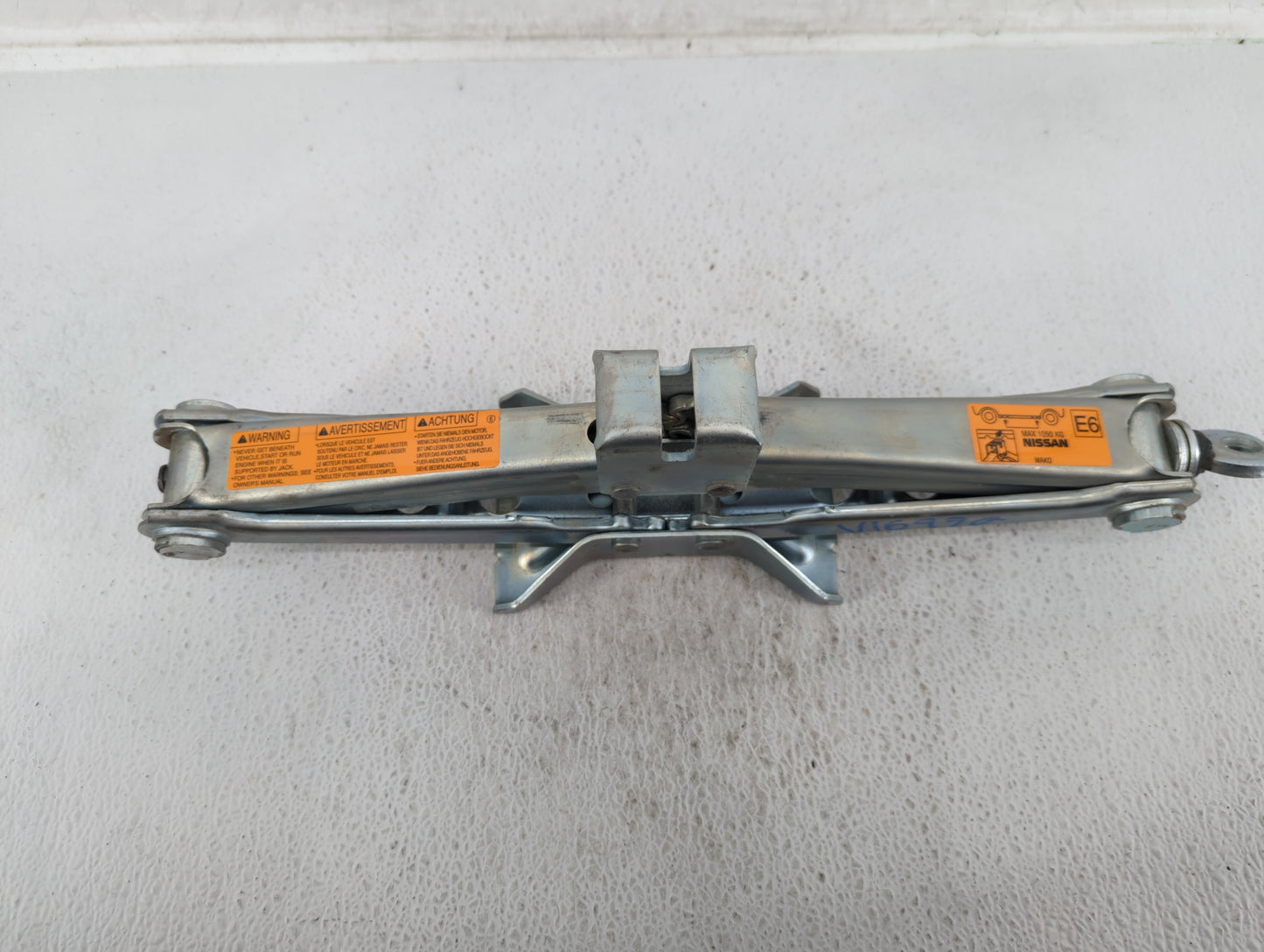 2012 Nissan Juke Spare Scissor Car Jack - Oemusedautoparts1.com