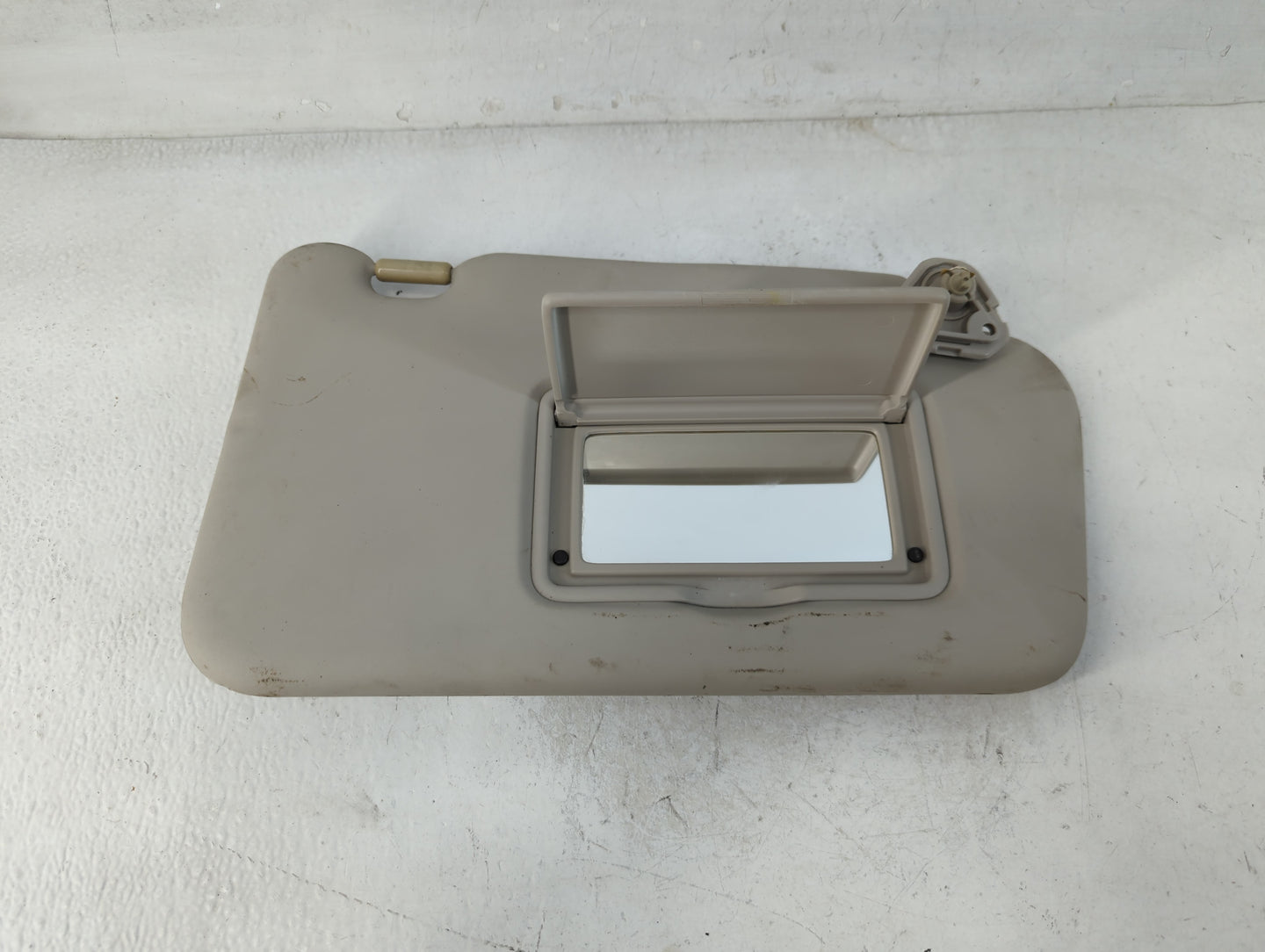 2011-2013 Nissan Juke Sun Visor Shade Replacement Passenger Right Mirror Fits Fits 2011 2012 2013 OEM Used Auto Parts - Oemu