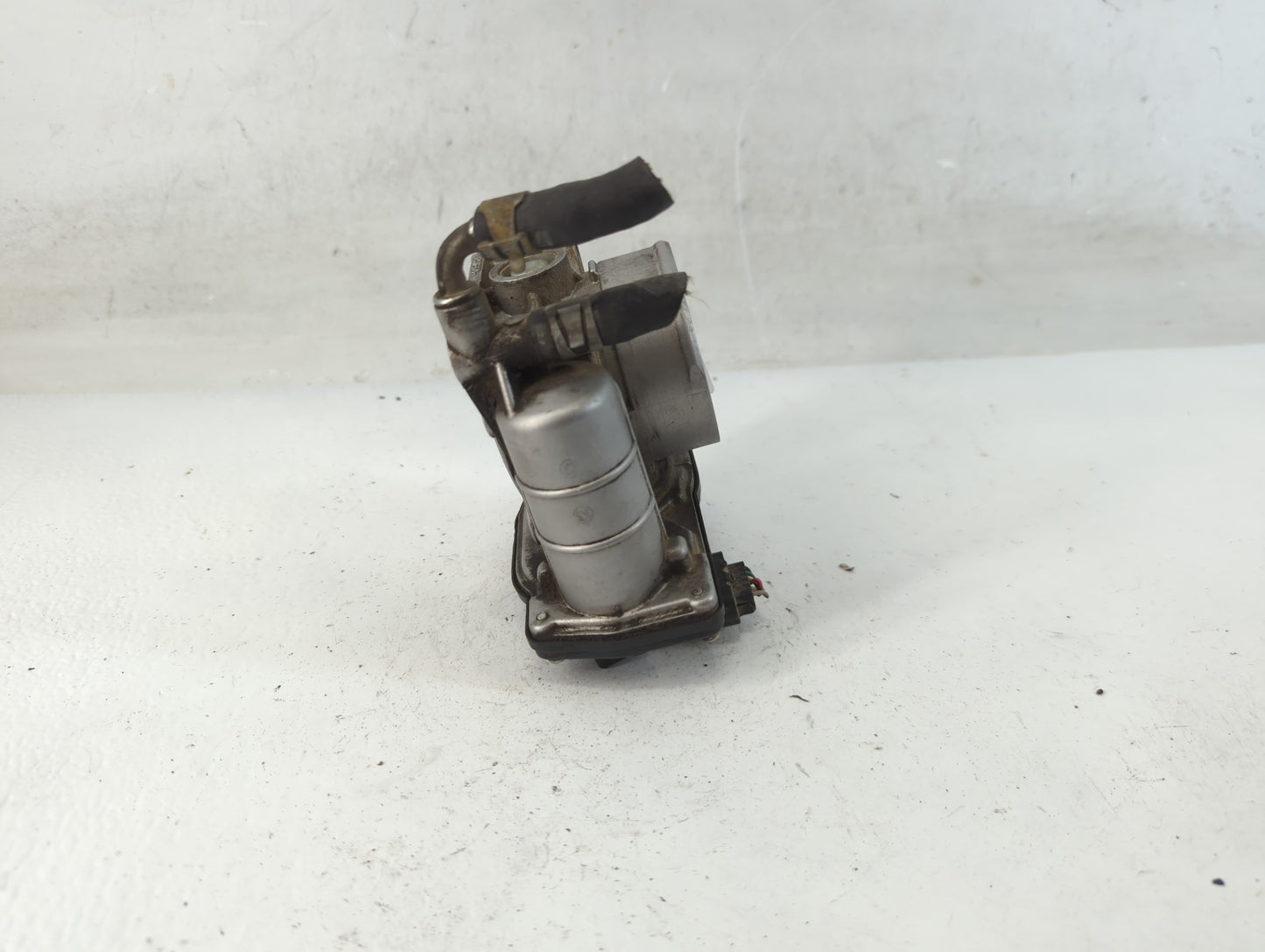 2011-2017 Nissan Juke Throttle Body P/N:2418S RME60-31 Fits Fits 2011 2012 2013 2014 2015 2016 2017 OEM Used Auto Parts - Oe