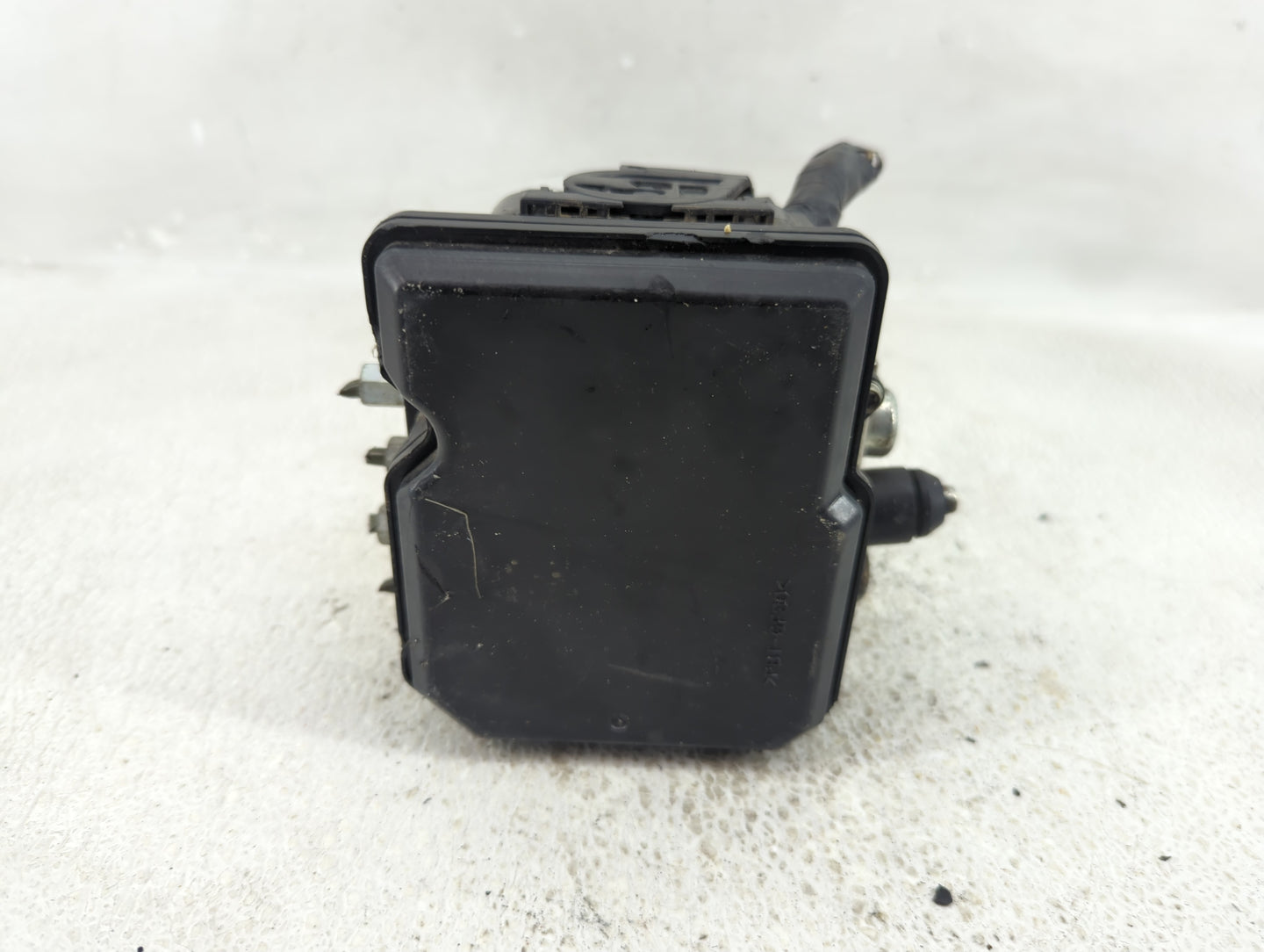 2011-2012 Nissan Leaf ABS Pump Control Module Replacement Fits Fits 2011 2012 OEM Used Auto Parts - Oemusedautoparts1.com