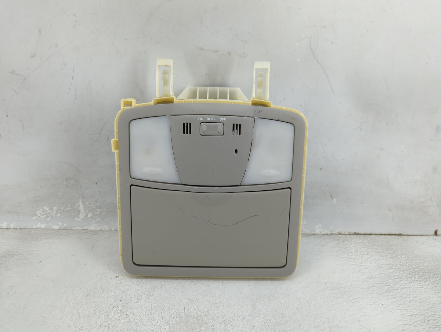 2012 Nissan Leaf Overhead Roof Console - Oemusedautoparts1.com