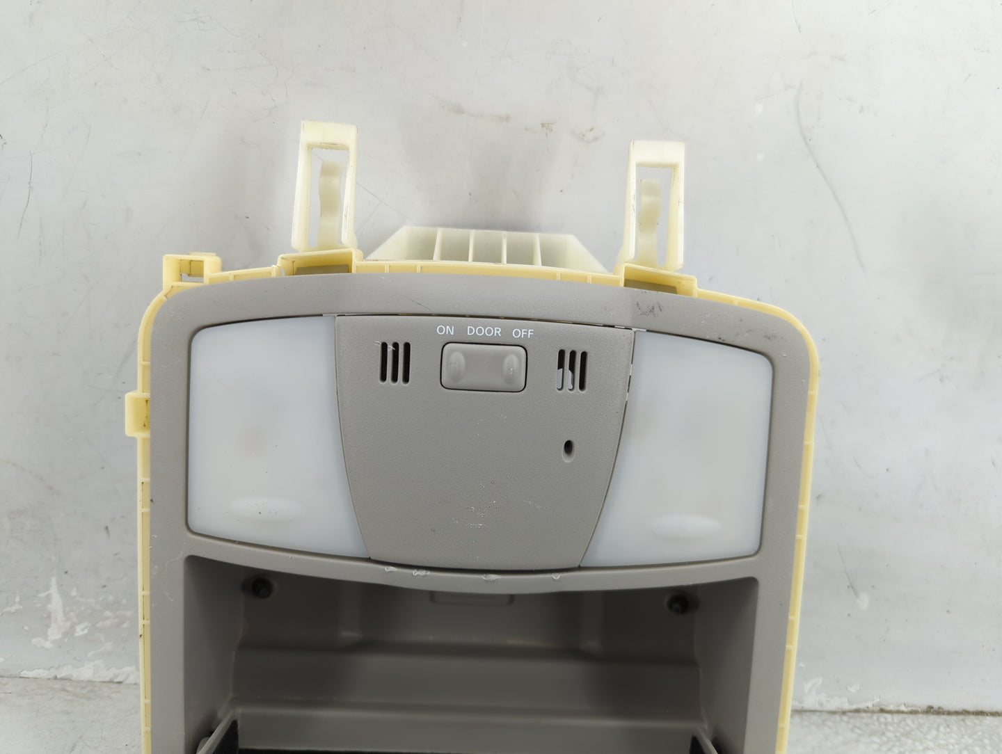 2012 Nissan Leaf Overhead Roof Console - Oemusedautoparts1.com