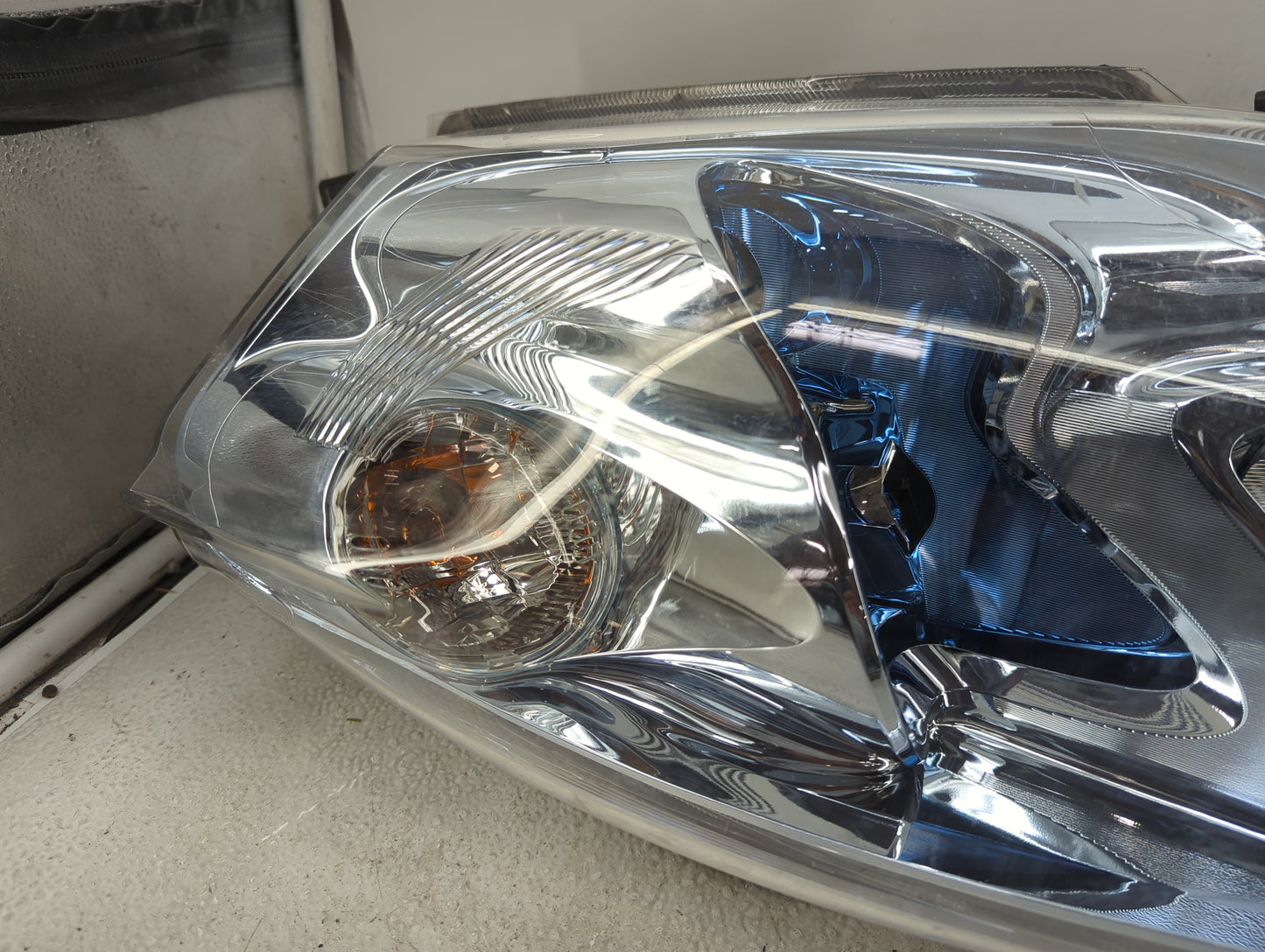 2011-2012 Nissan Leaf Driver Left Oem Head Light Headlight Lamp - Oemusedautoparts1.com