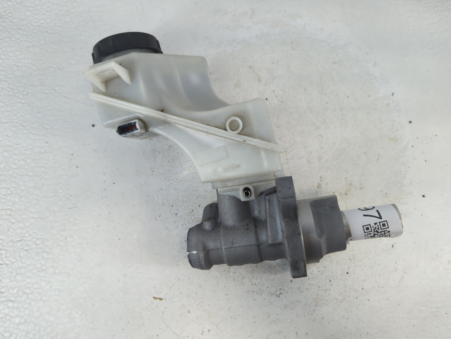 2009-2014 Nissan Maxima Brake Master Cylinder 1051997 - Oemusedautoparts1.com