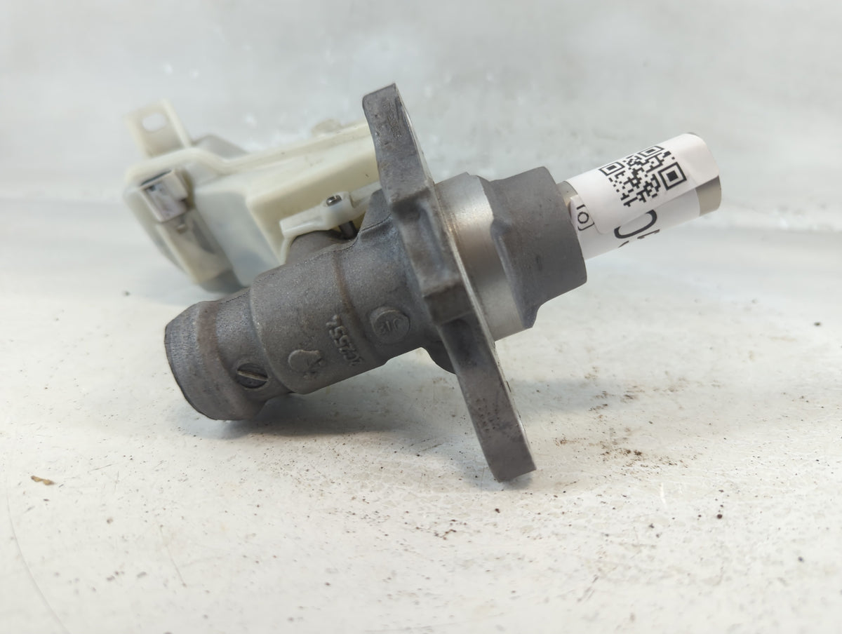 2009-2014 Nissan Maxima Brake Master Cylinder 1051997 - Oemusedautoparts1.com
