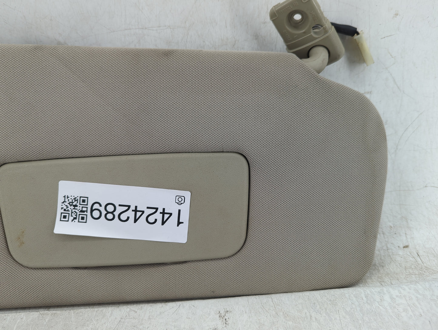 2009-2012 Nissan Maxima Sun Visor Shade Replacement Passenger Right Mirror Fits Fits 2009 2010 2011 2012 OEM Used Auto Parts