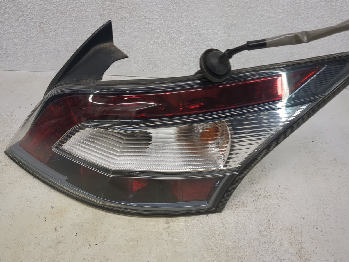 2012-2014 Nissan Maxima Tail Light Assembly Passenger Right OEM P/N:P8778 Fits Fits 2012 2013 2014 OEM Used Auto Parts - Oem