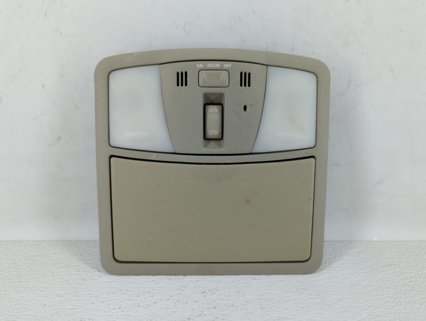 2012 Nissan Maxima Overhead Roof Console Beige - Oemusedautoparts1.com