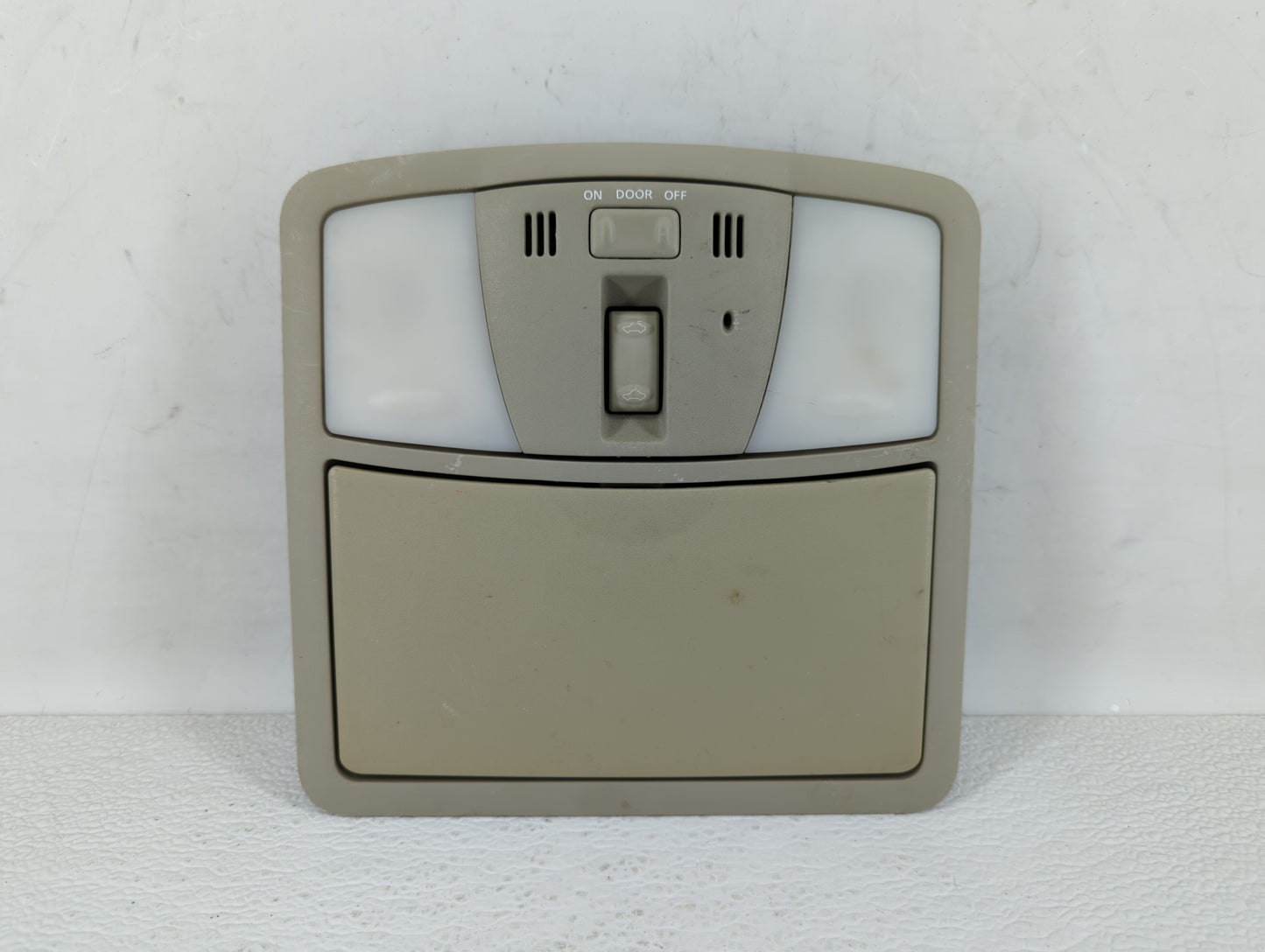 2012 Nissan Maxima Overhead Roof Console Beige - Oemusedautoparts1.com
