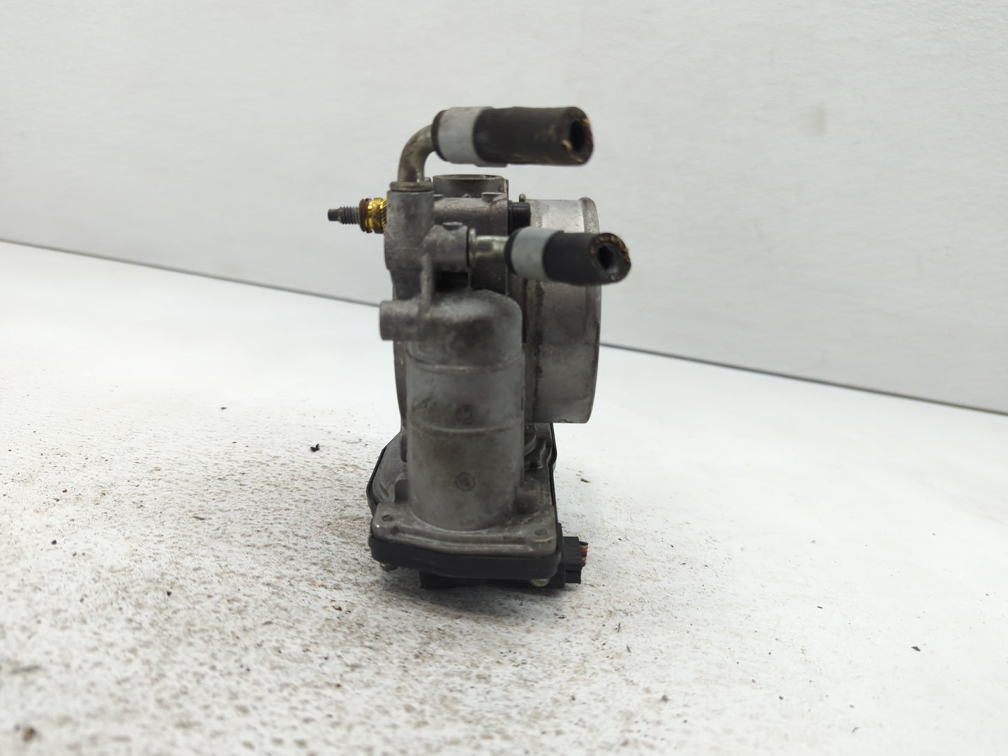 2009-2014 Nissan Maxima Throttle Body P/N:526-02 RME75-12, 526-01 Fits Fits 2009 2010 2011 2012 2013 2014 OEM Used Auto Part