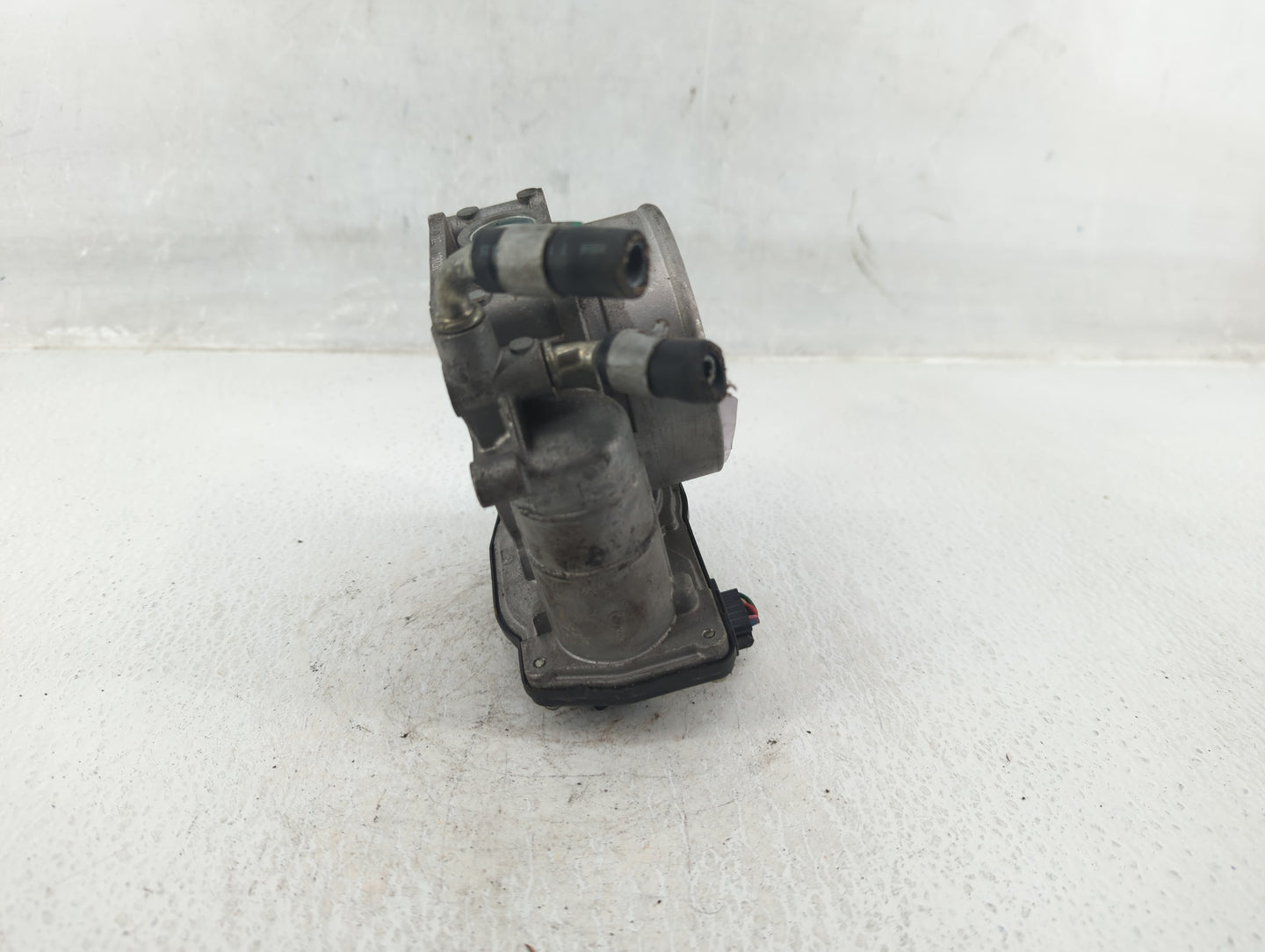 2009-2014 Nissan Maxima Throttle Body P/N:1902H RME75-12, 526-01 Fits Fits 2009 2010 2011 2012 2013 2014 OEM Used Auto Parts