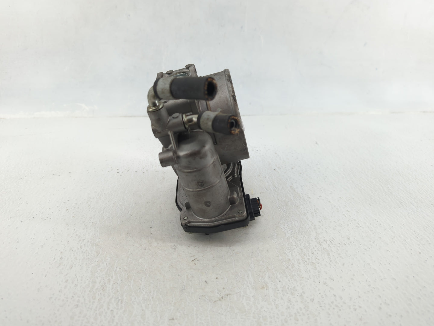 2009-2014 Nissan Maxima Throttle Body P/N:RME75-12 Fits Fits 2009 2010 2011 2012 2013 2014 OEM Used Auto Parts - Oemusedauto