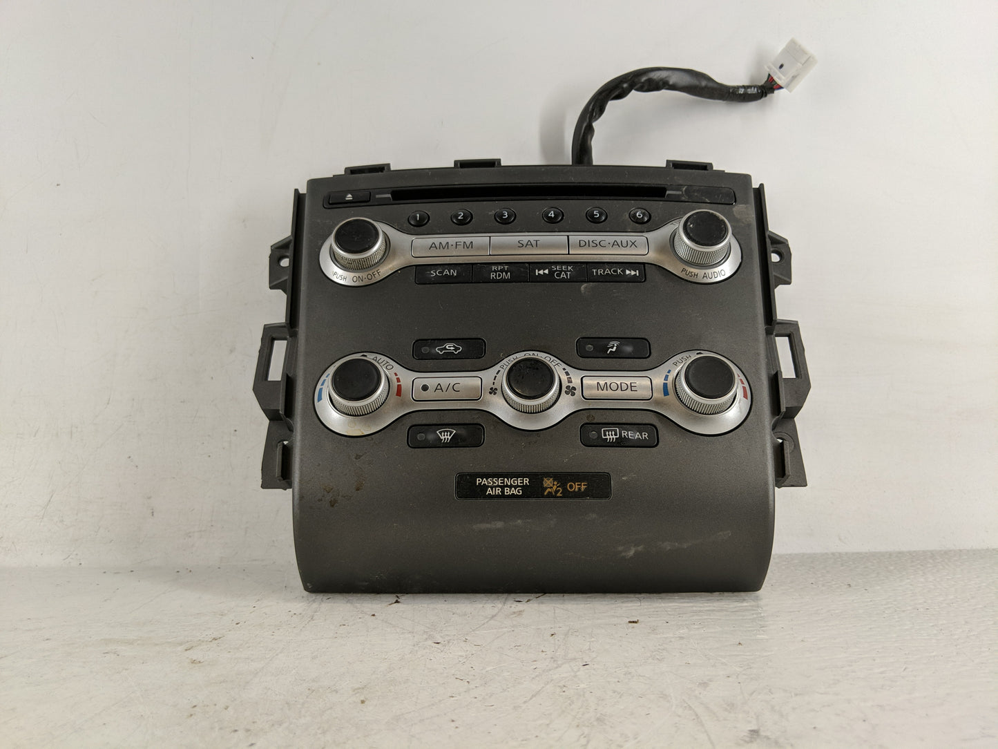 2011-2014 Nissan Murano Radio AM FM Cd Player Receiver Replacement Fits Fits 2011 2012 2013 2014 OEM Used Auto Parts - Oemus