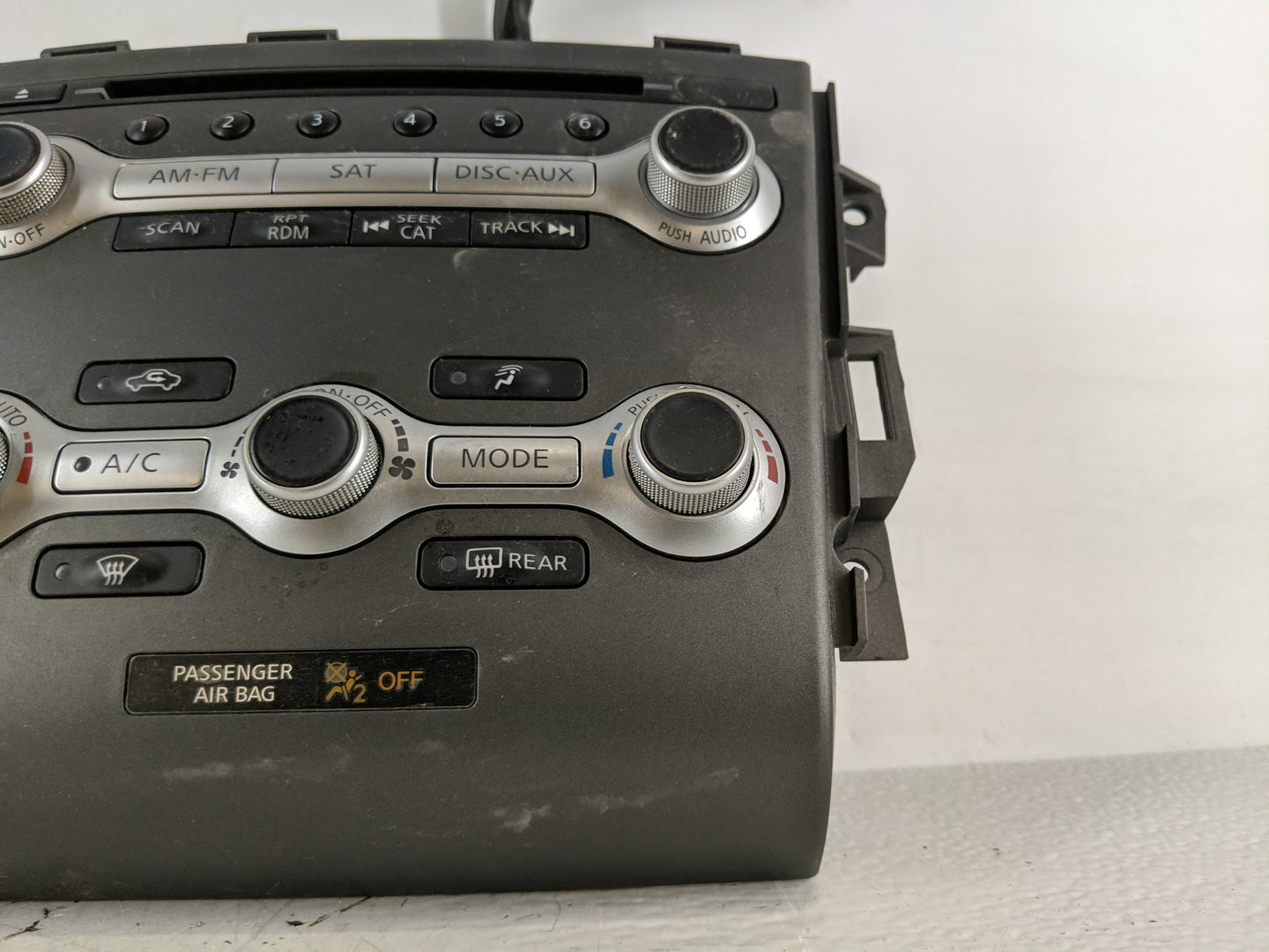 2011-2014 Nissan Murano Radio AM FM Cd Player Receiver Replacement Fits Fits 2011 2012 2013 2014 OEM Used Auto Parts - Oemus