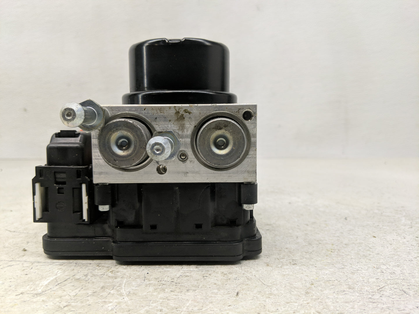 2012-2014 Nissan Murano ABS Pump Control Module Replacement P/N:06.2102-1834.4 Fits Fits 2012 2013 2014 OEM Used Auto Parts 