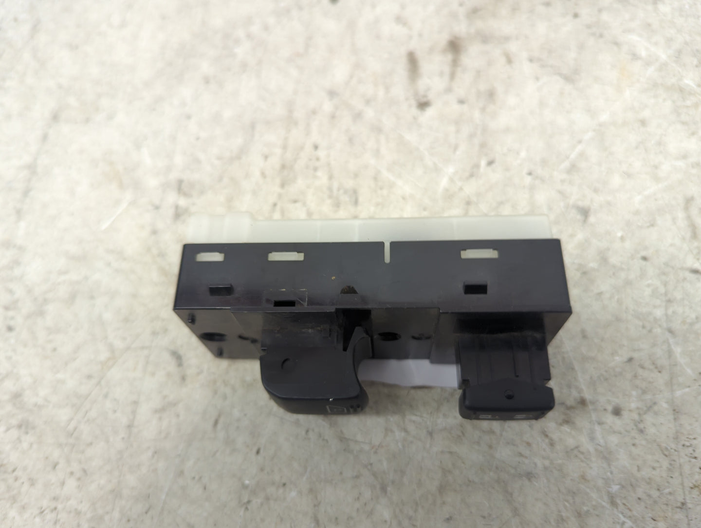 2011-2013 Nissan Murano Passenger Right Power Window Switch 1494511 - Oemusedautoparts1.com