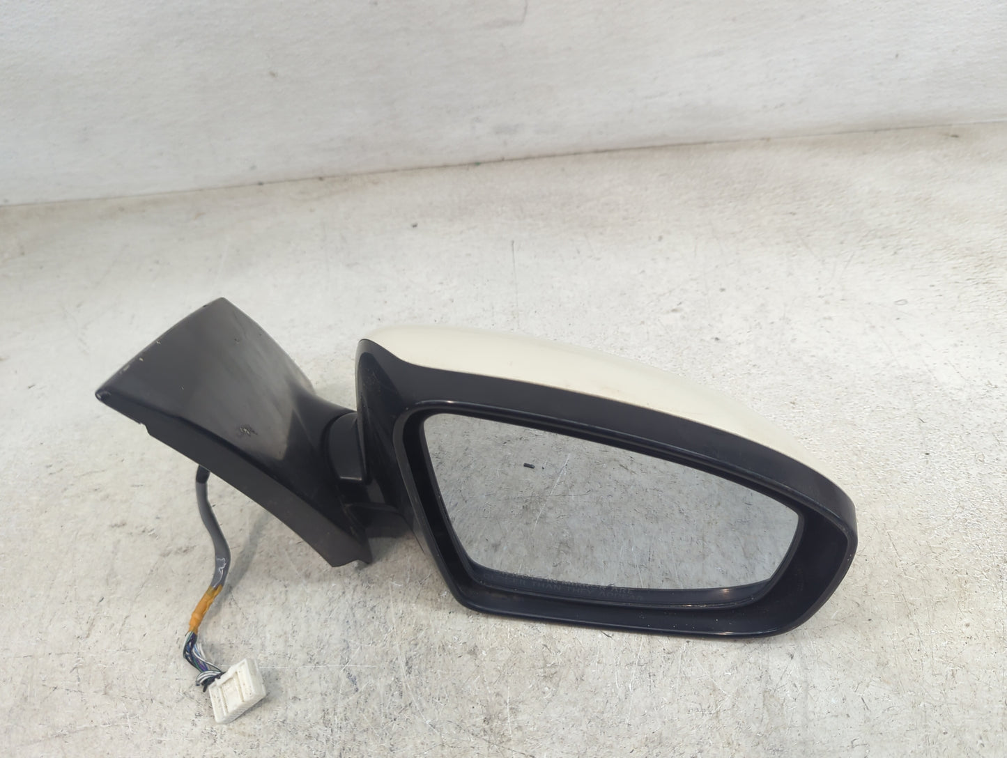 2009-2014 Nissan Murano Passenger Side View Mirror - Right Door Mirror OEM Used - Oemusedautoparts1.com