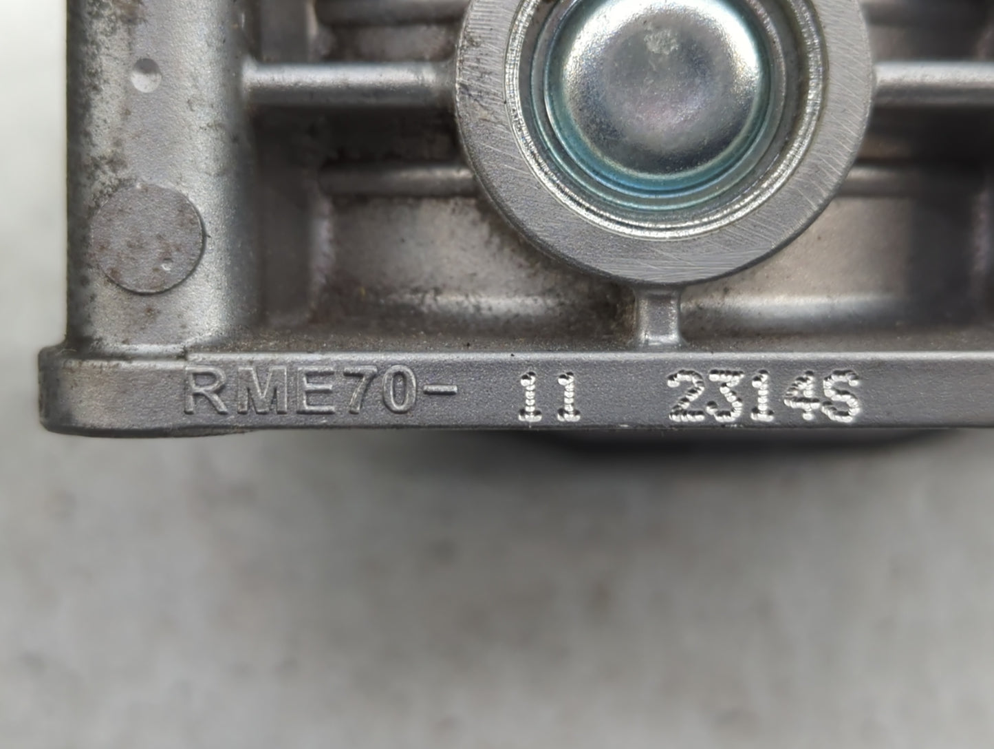 2009-2014 Nissan Murano Throttle Body P/N:RME70-11 Fits Fits 2007 2008 2009 2010 2011 2012 2013 2014 OEM Used Auto Parts - O