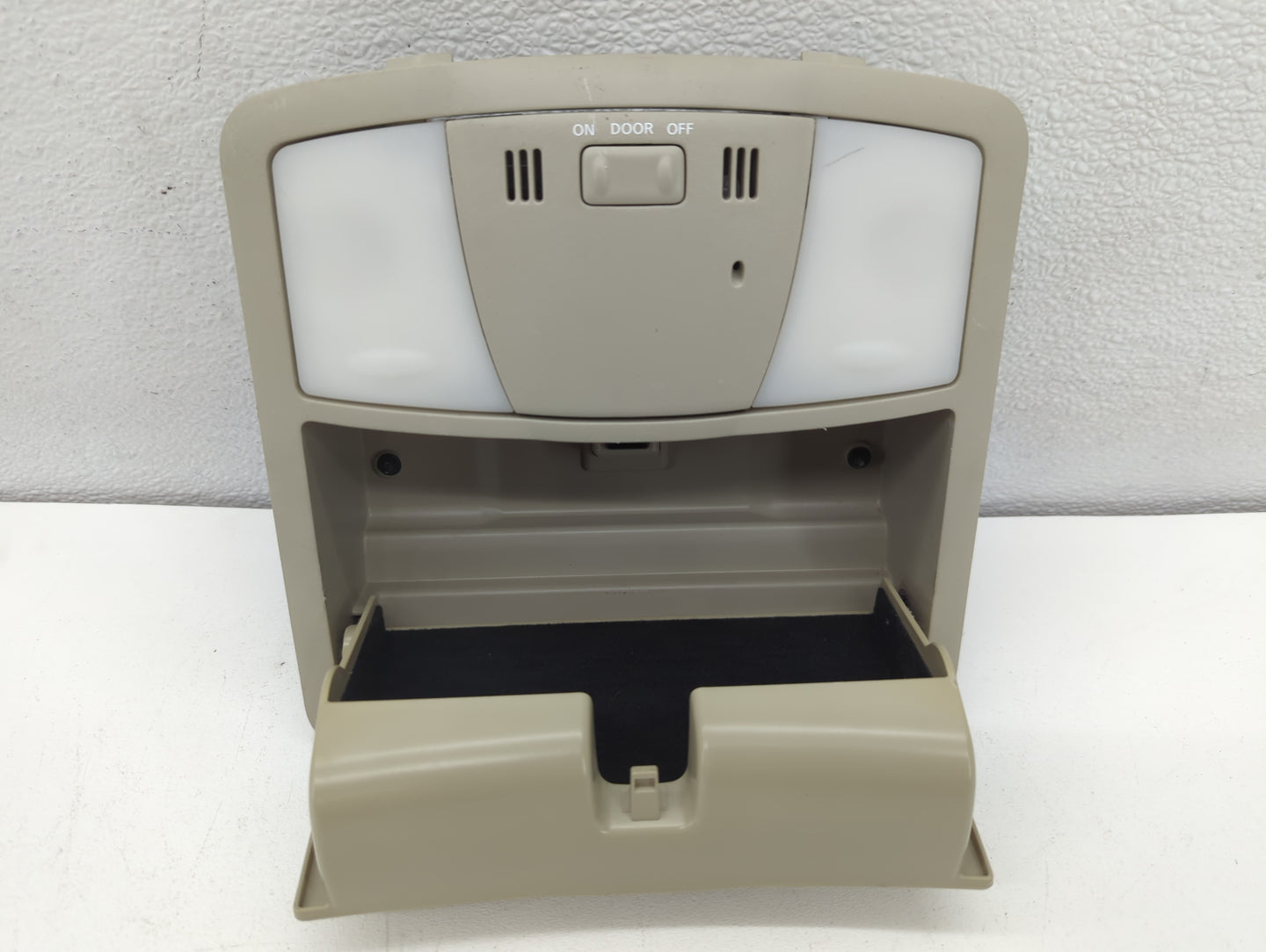 2012 Nissan Murano Overhead Roof Console - Oemusedautoparts1.com