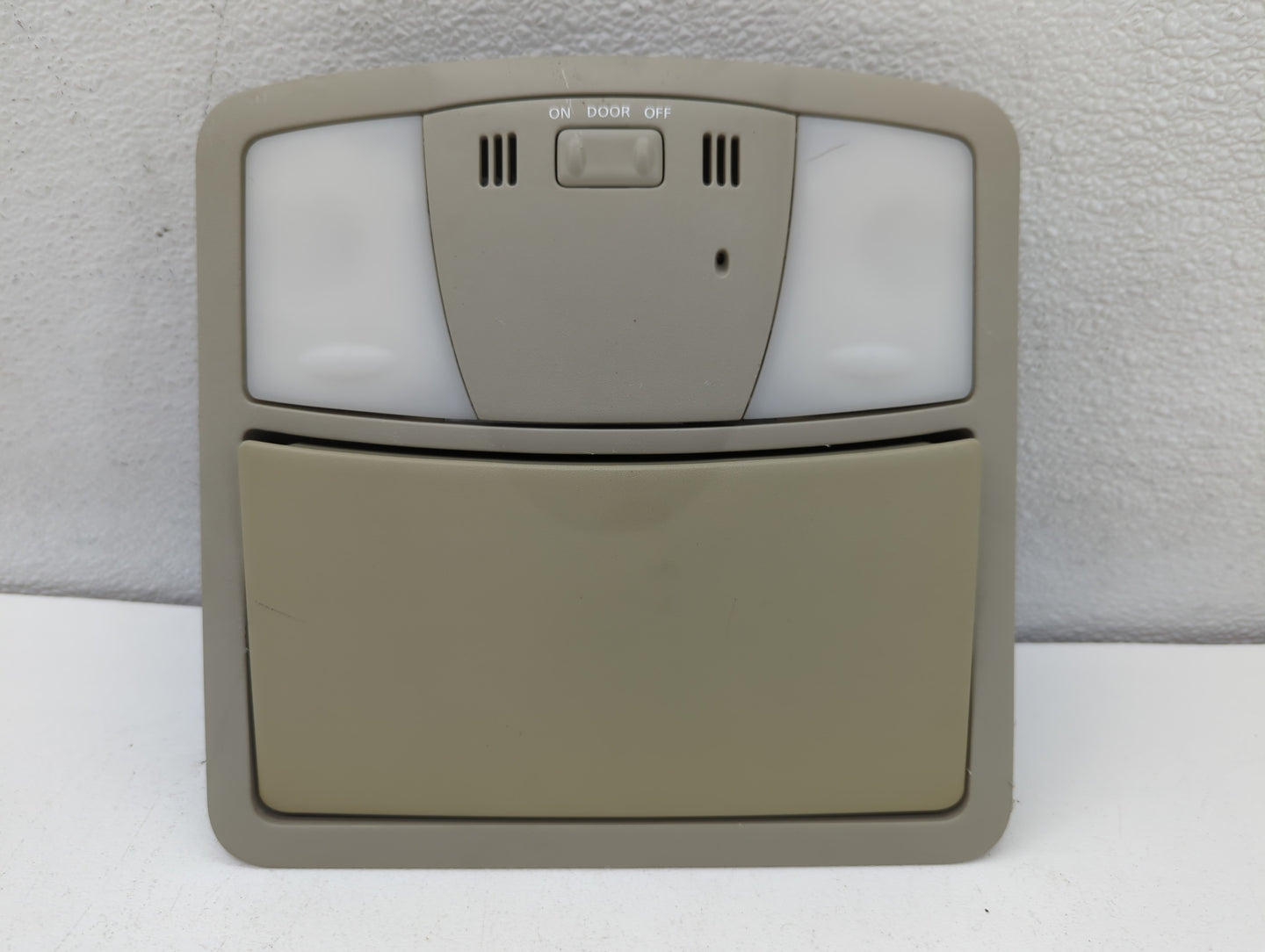 2012 Nissan Murano Overhead Roof Console - Oemusedautoparts1.com