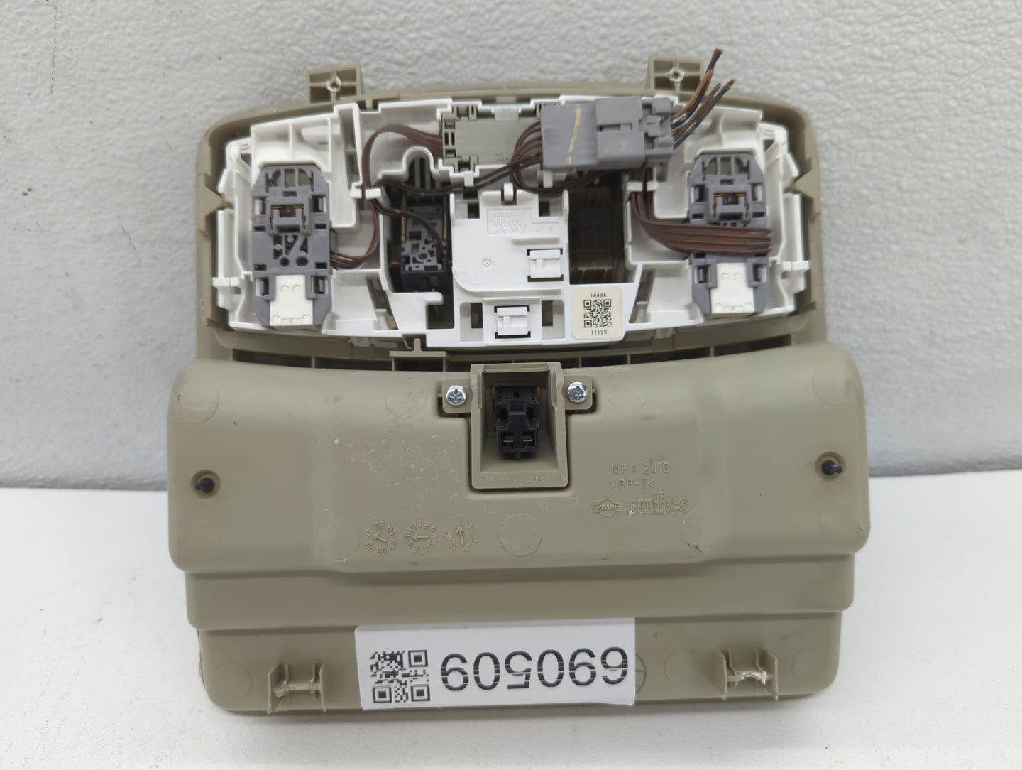 2012 Nissan Murano Overhead Roof Console - Oemusedautoparts1.com