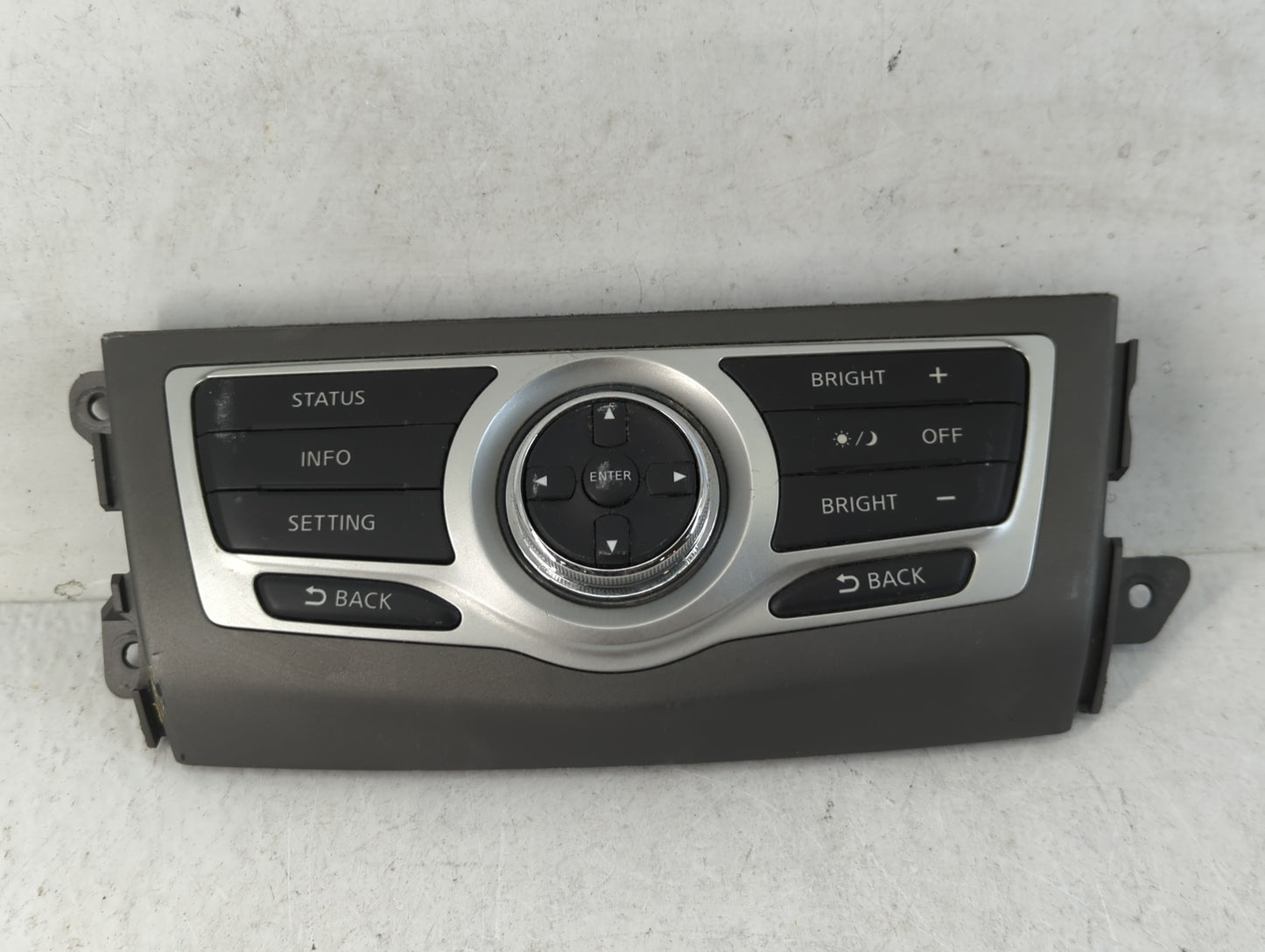 2011-2012 Nissan Murano Radio AM FM Cd Player Receiver Replacement Fits Fits 2010 2011 2012 OEM Used Auto Parts - Oemusedaut