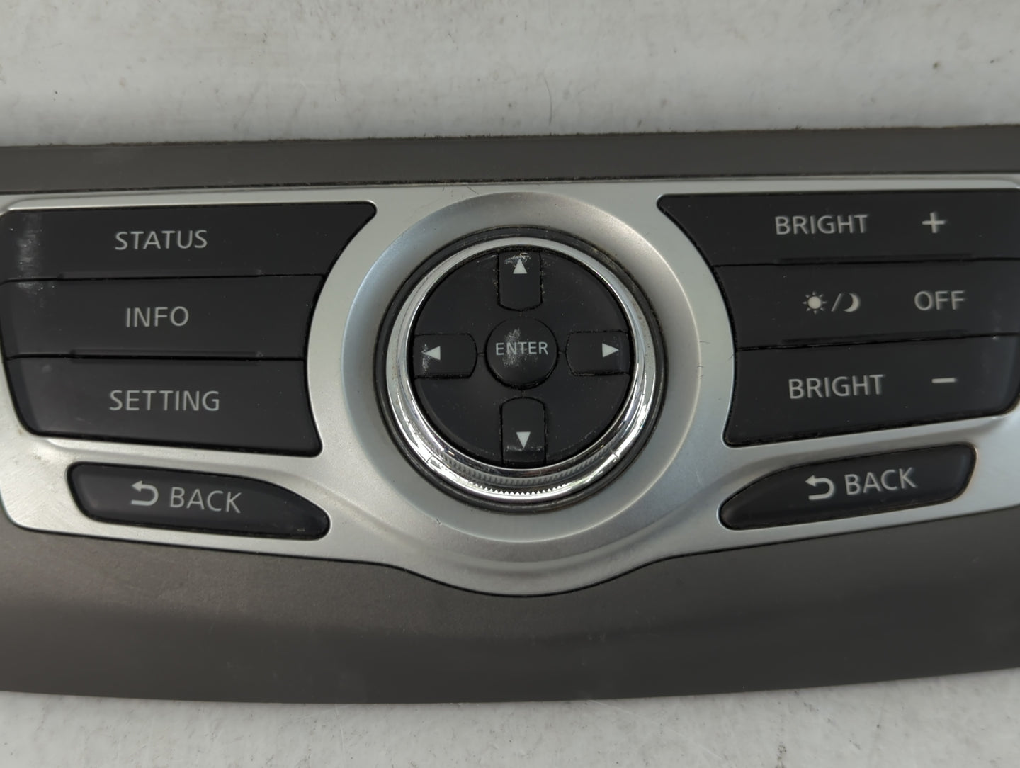 2011-2012 Nissan Murano Radio AM FM Cd Player Receiver Replacement Fits Fits 2010 2011 2012 OEM Used Auto Parts - Oemusedaut